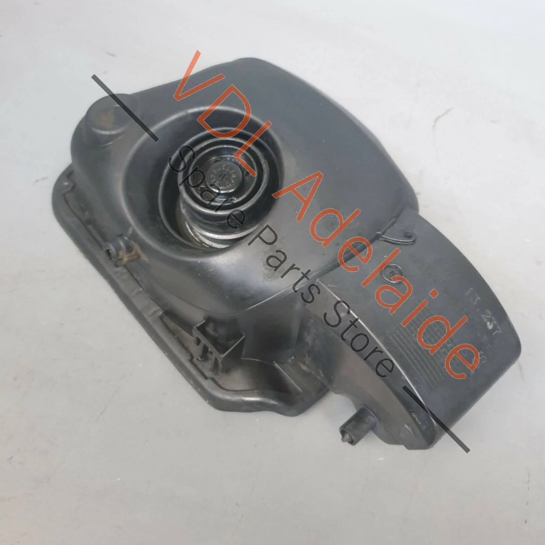 Volkswagen VW Amarok 2H Fuel Filler Door Flap Cap Assembly - Image 4