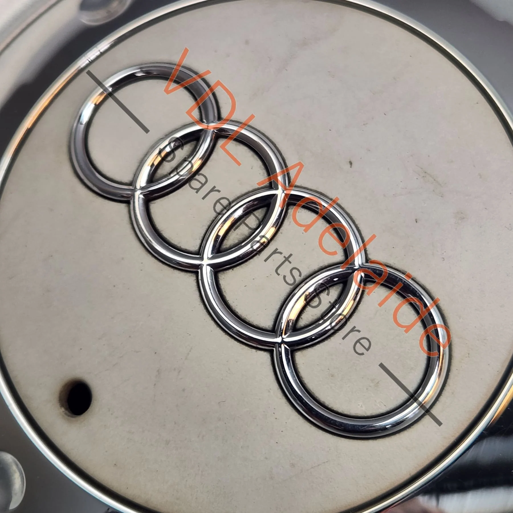 Audi A8 S8 Wheel Centre Hub Cap 8E0601165N SRA - Image 2