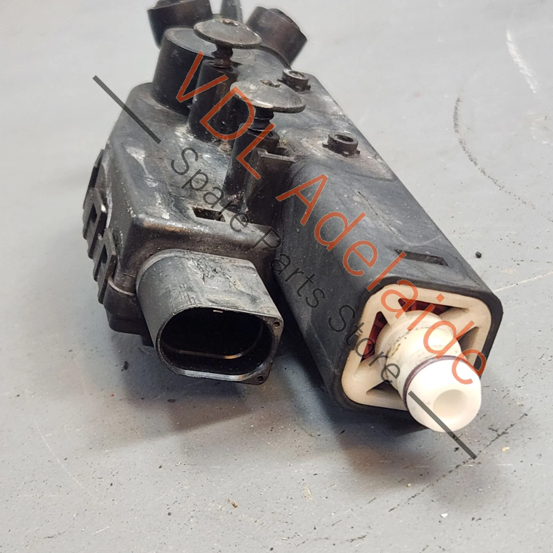 Audi A8 S8 D3 Headlight Washer Nozzle Jet Lift Cylinder 4E0955965AA - Image 5