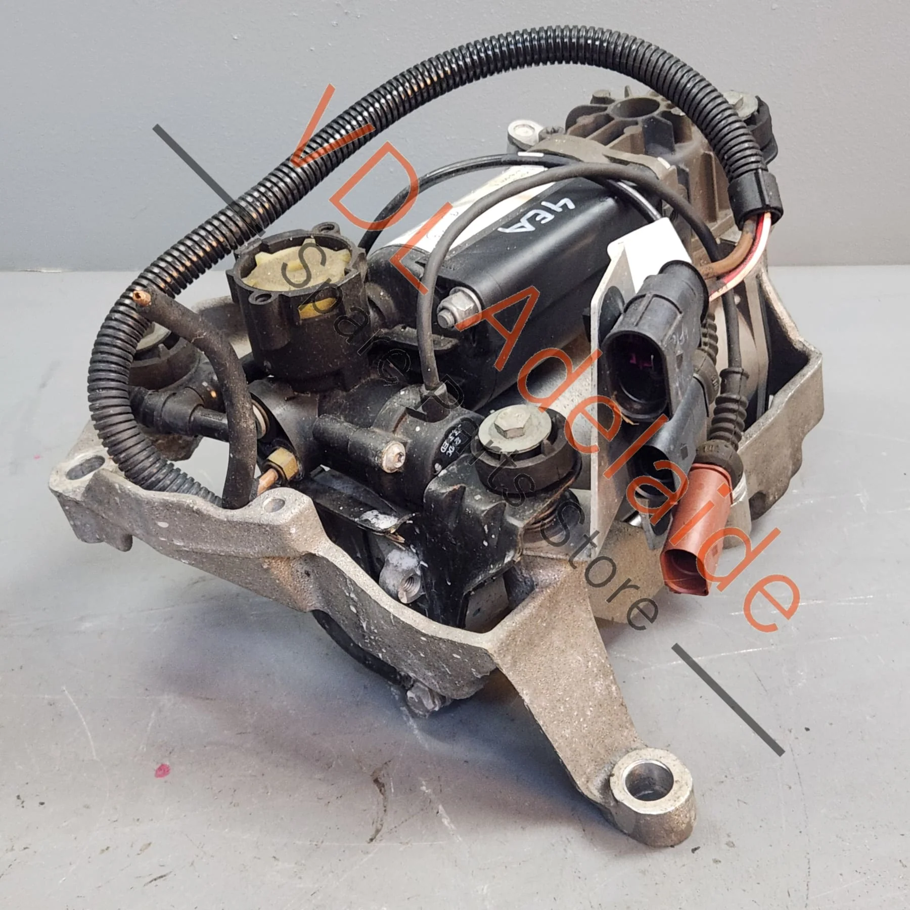 Audi A8 S8 D3 4E Air Suspension Pump 4E0616007E