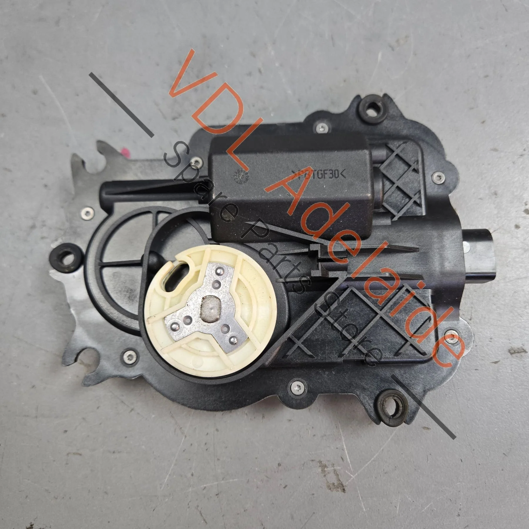 Audi A8 D3 S8 Power Door Latch Lock Motor 4E0837059 - Image 10