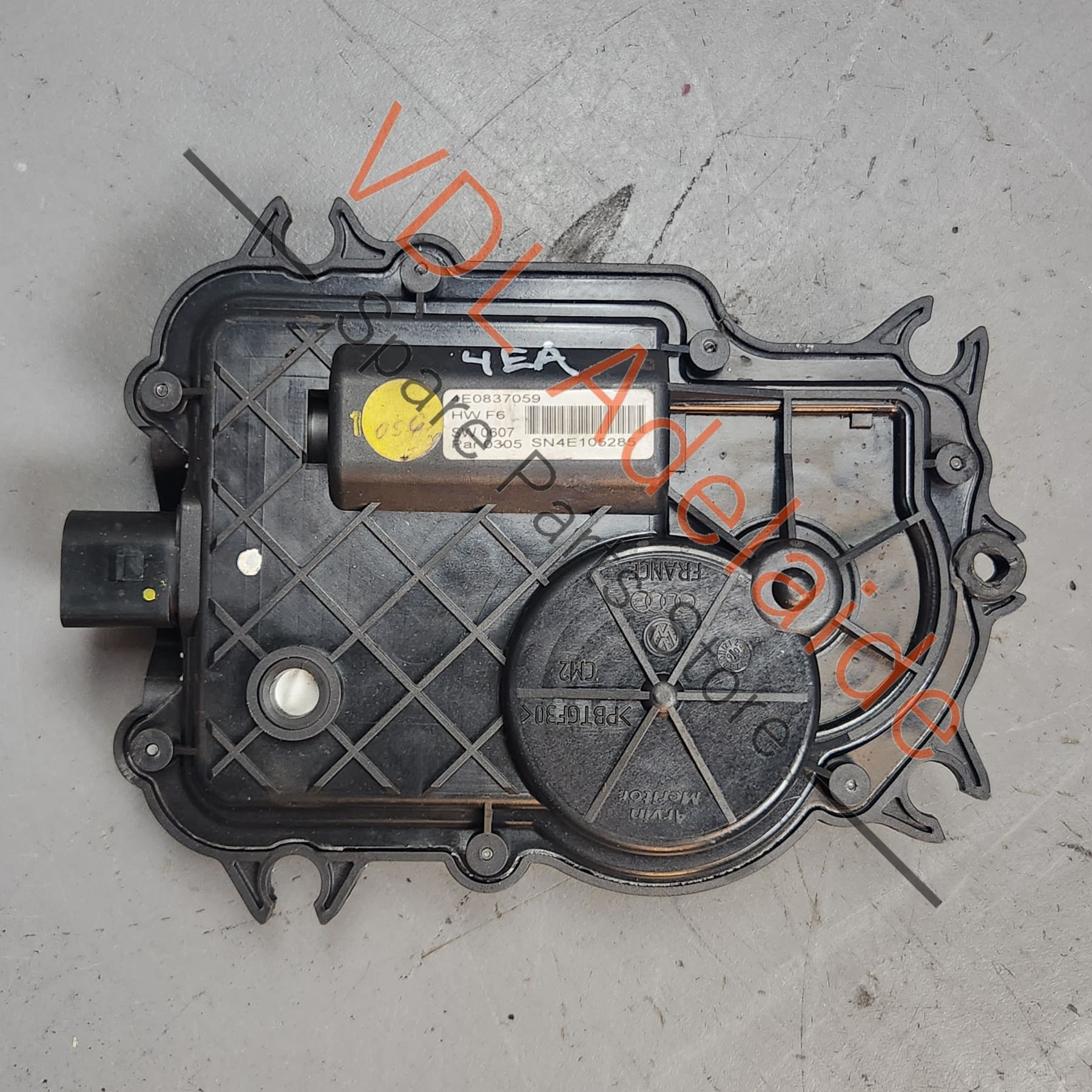 Audi A8 D3 S8 Power Door Latch Lock Motor 4E0837059 - Image 3