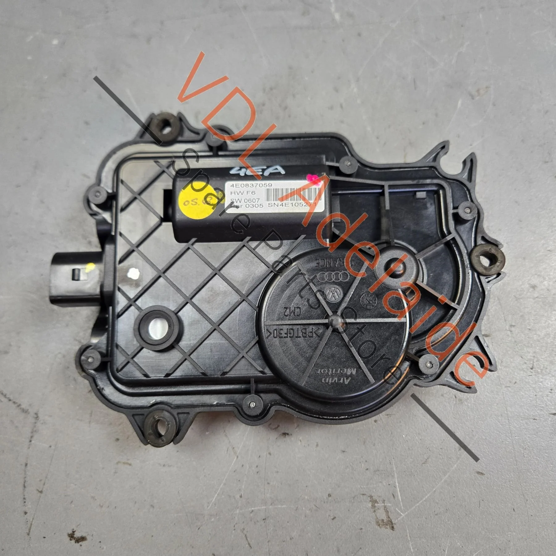 Audi A8 D3 S8 Power Door Latch Lock Motor 4E0837059 - Image 8