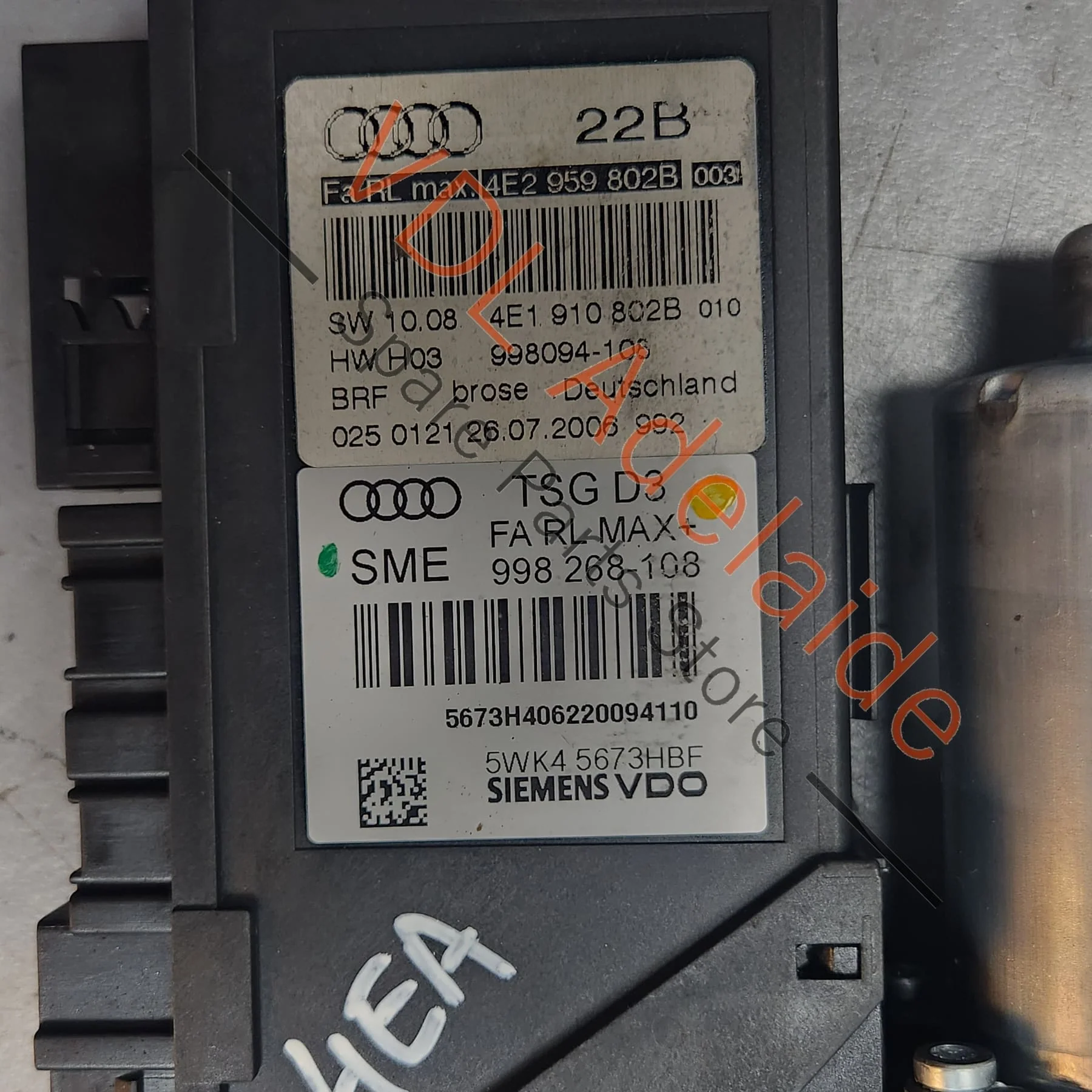 Audi A8 S8 D3 Front Right Window Regulator Motor 4E2959802B - Image 3