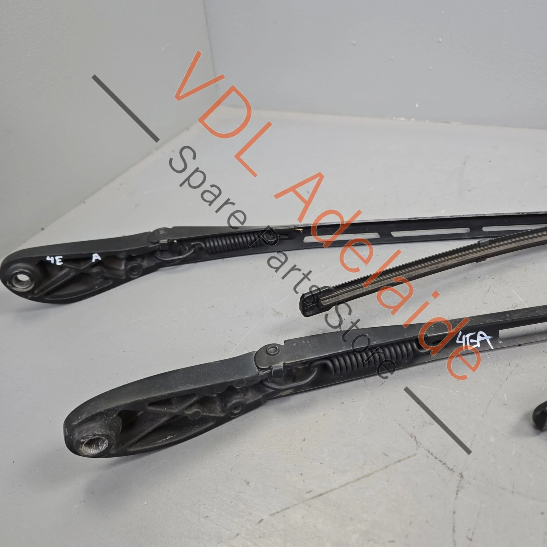 Audi A8 D3 4E Front Windscreen Wiper Arm Set L & R 4E2955407B 4E2955408B - Image 3