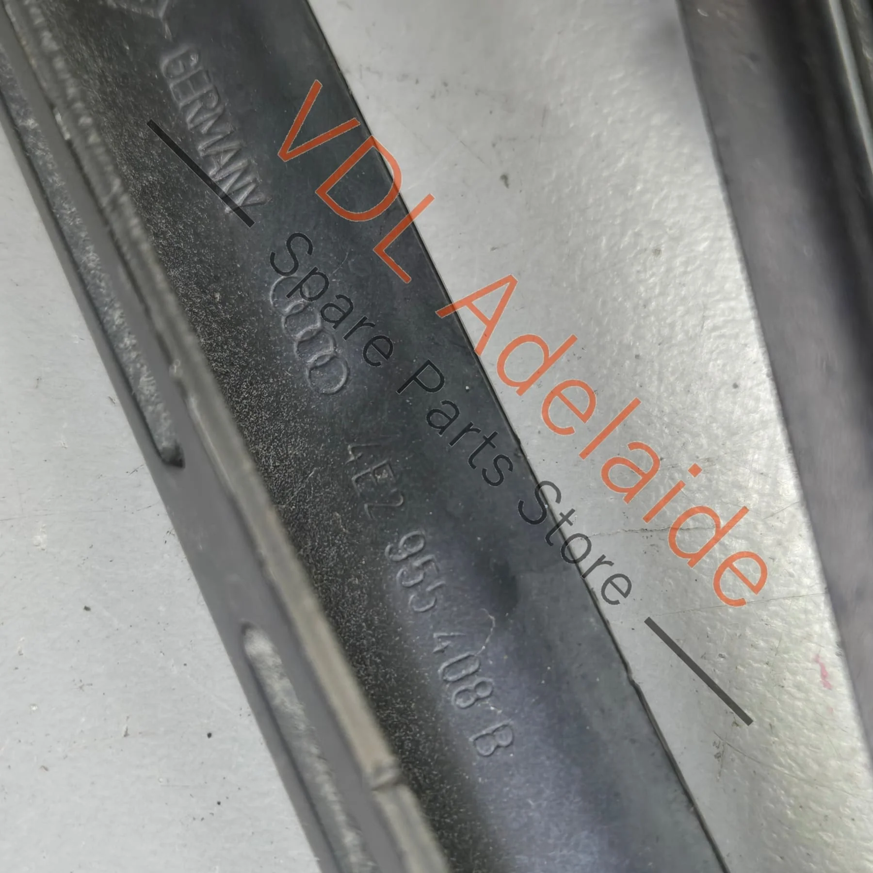 Audi A8 D3 4E Front Windscreen Wiper Arm Set L & R 4E2955407B 4E2955408B - Image 4