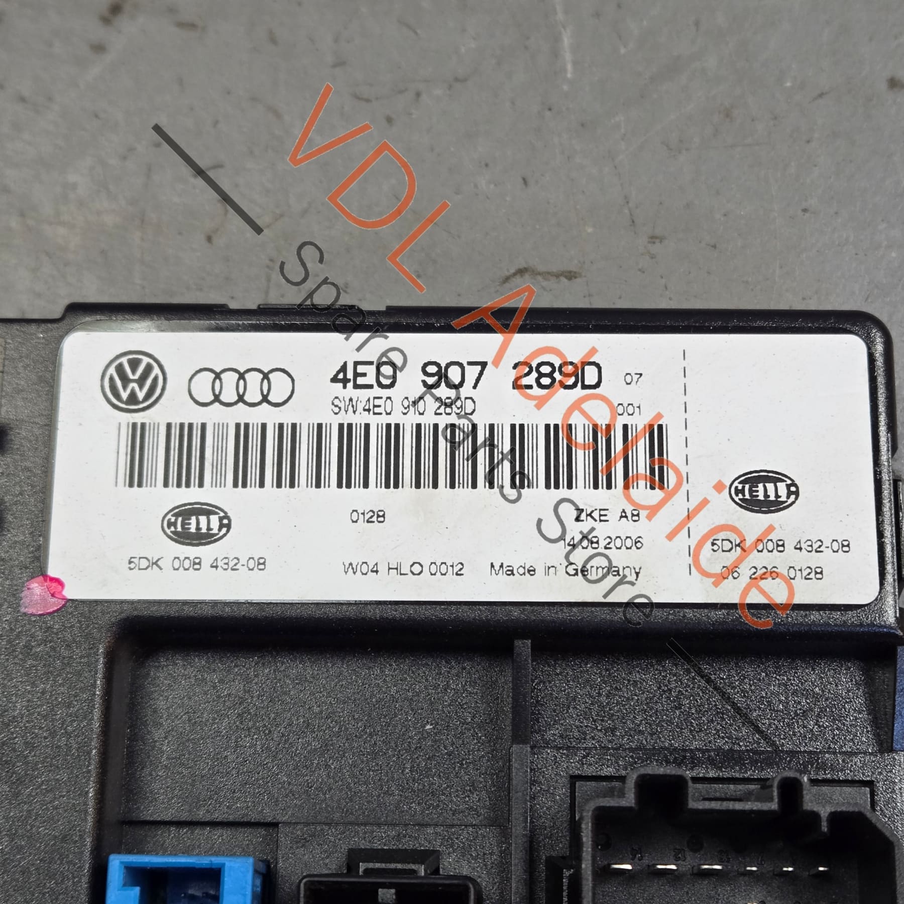 Audi A8 S8 D3 BCM Body Control Control Module 4E0910760D - Image 3