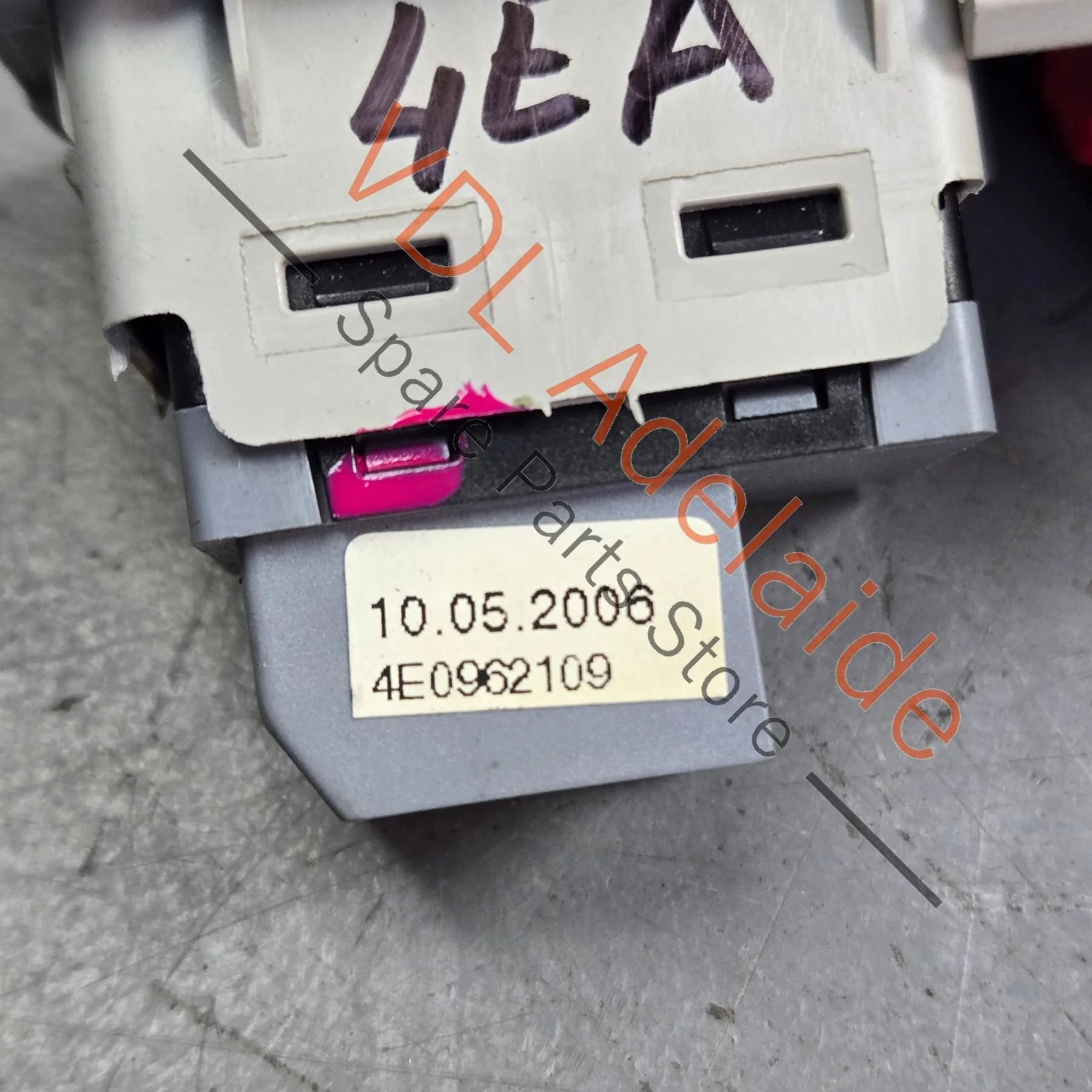 Audi A8 D3 Door Button Switch for Tow Away Anti Theft Protection 4E0962109 - Image 6