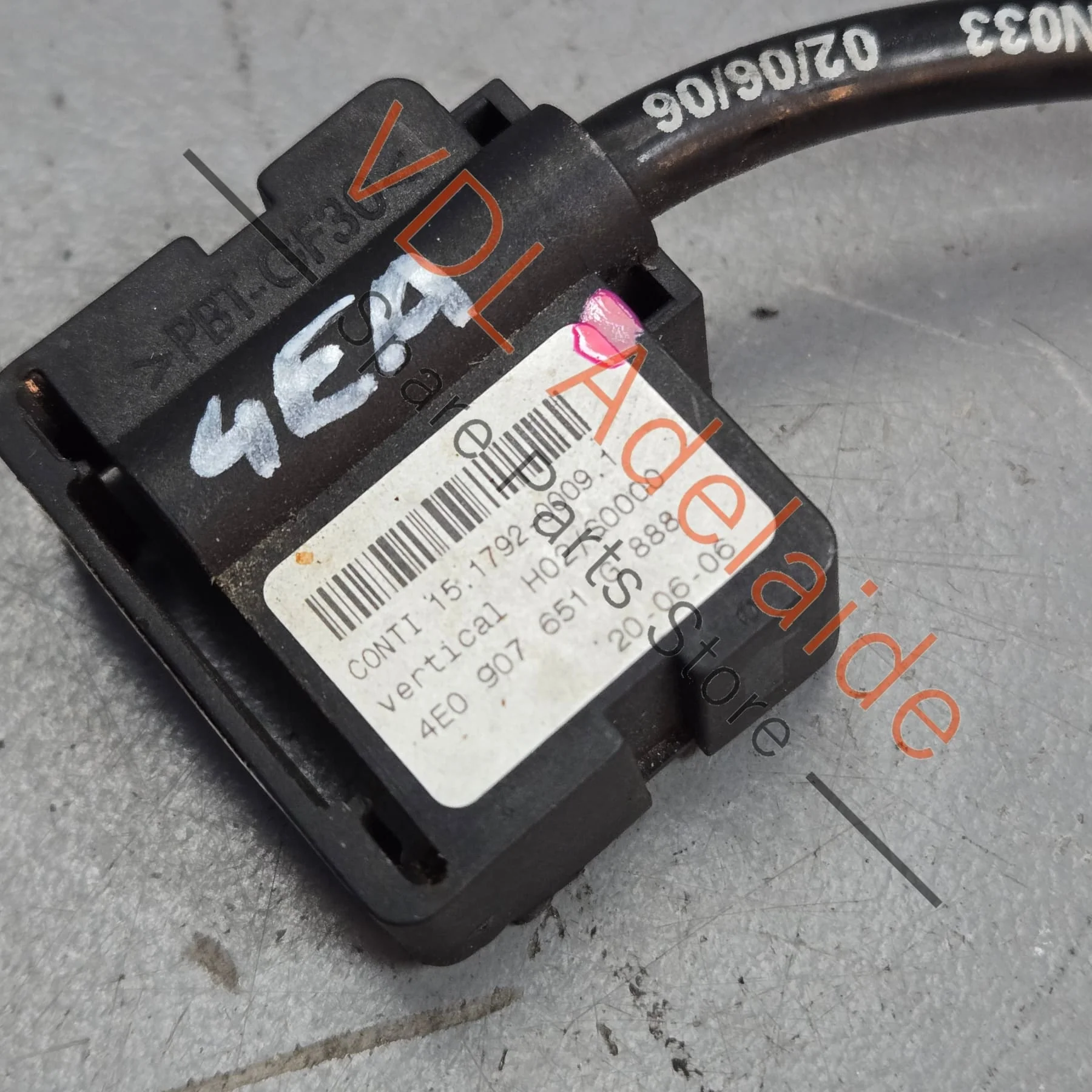 Audi A8 Acceleration Sensor Front Right 4E0616576K 4E0616576J - Image 2
