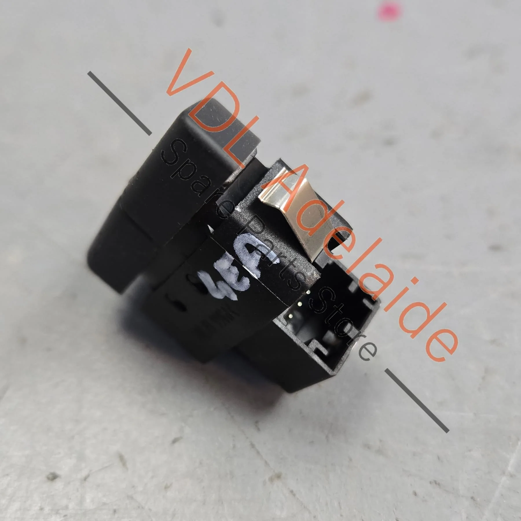 Audi A8 Rear Right Door Lock Switch 4E0962108 - Image 3