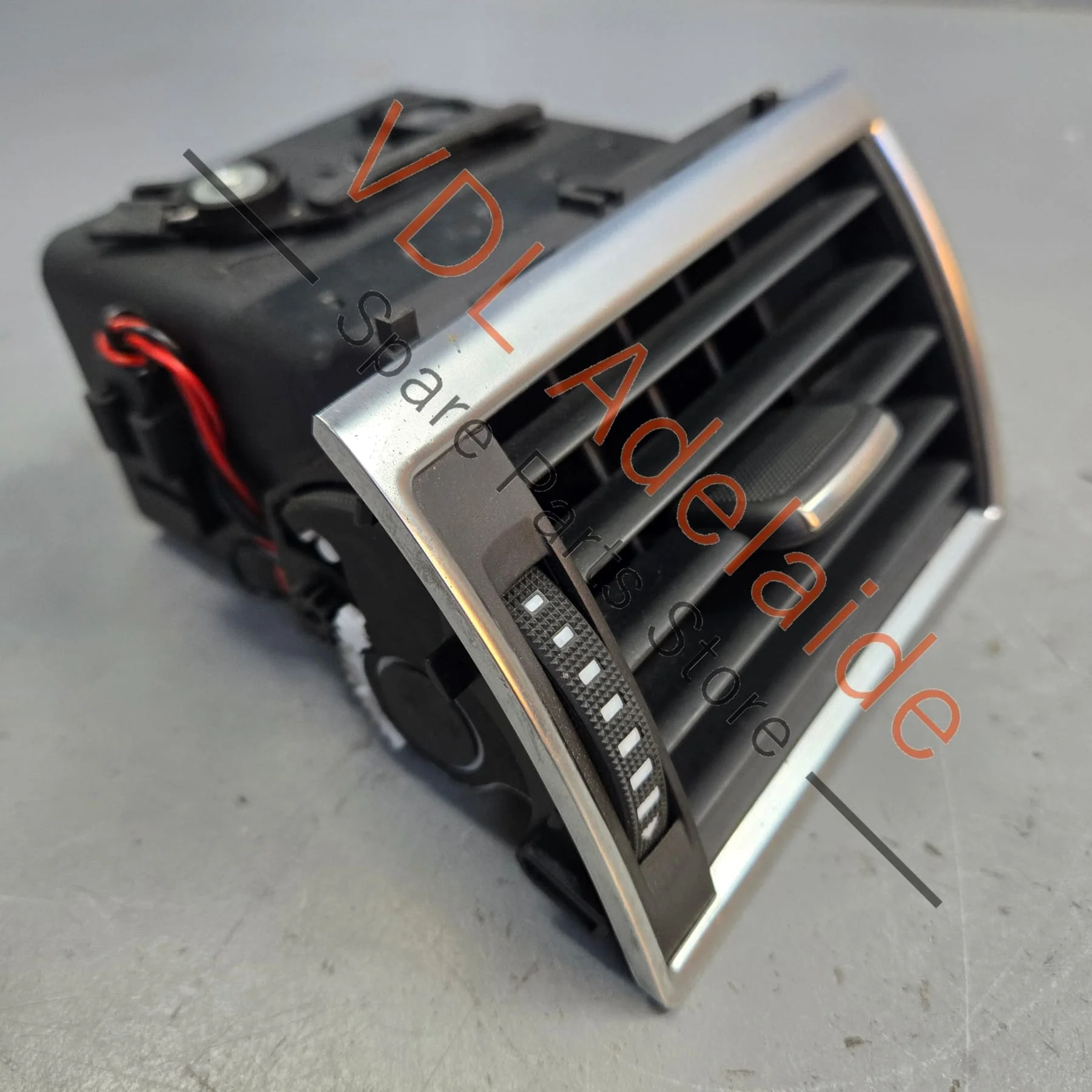 Audi A8 D3 4E Left Centre Dashboard Air Vent 4E0820951J 3Q7 - Image 2