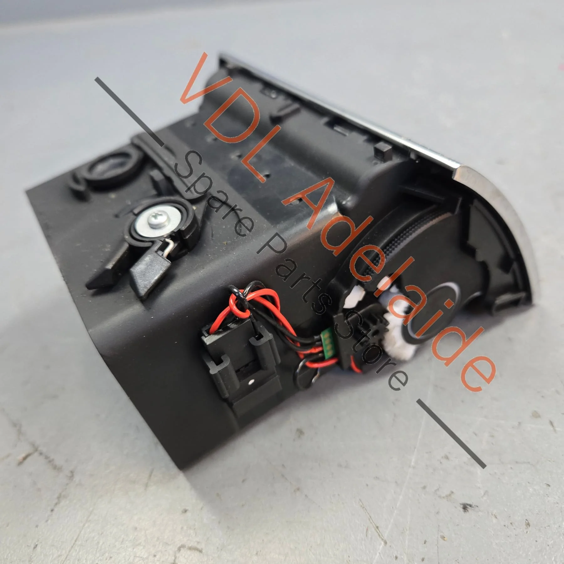 Audi A8 D3 4E Left Centre Dashboard Air Vent 4E0820951J 3Q7 - Image 3