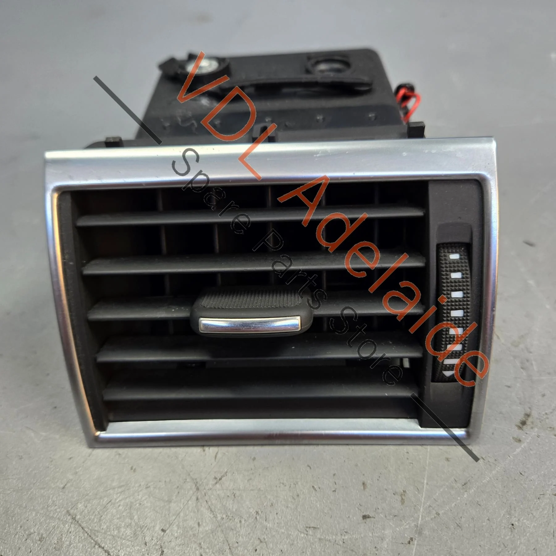 Audi A8 D3 4E Right Centre Dashboard Air Vent 4E0820952J 3Q7