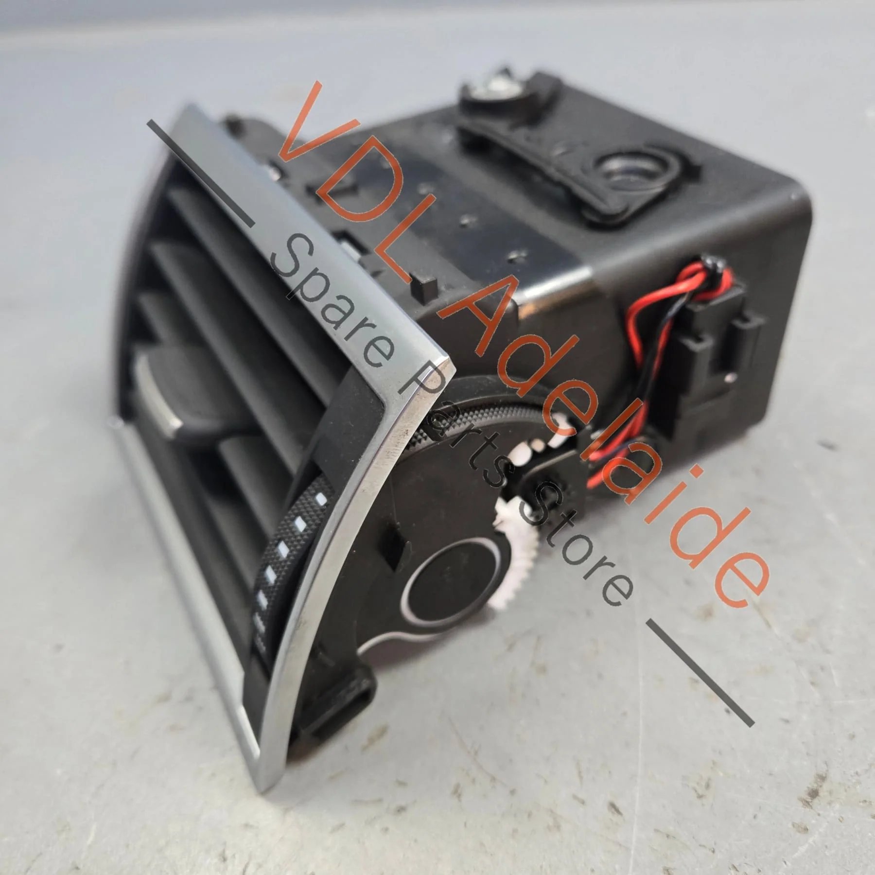 Audi A8 D3 4E Right Centre Dashboard Air Vent 4E0820952J 3Q7 - Image 2