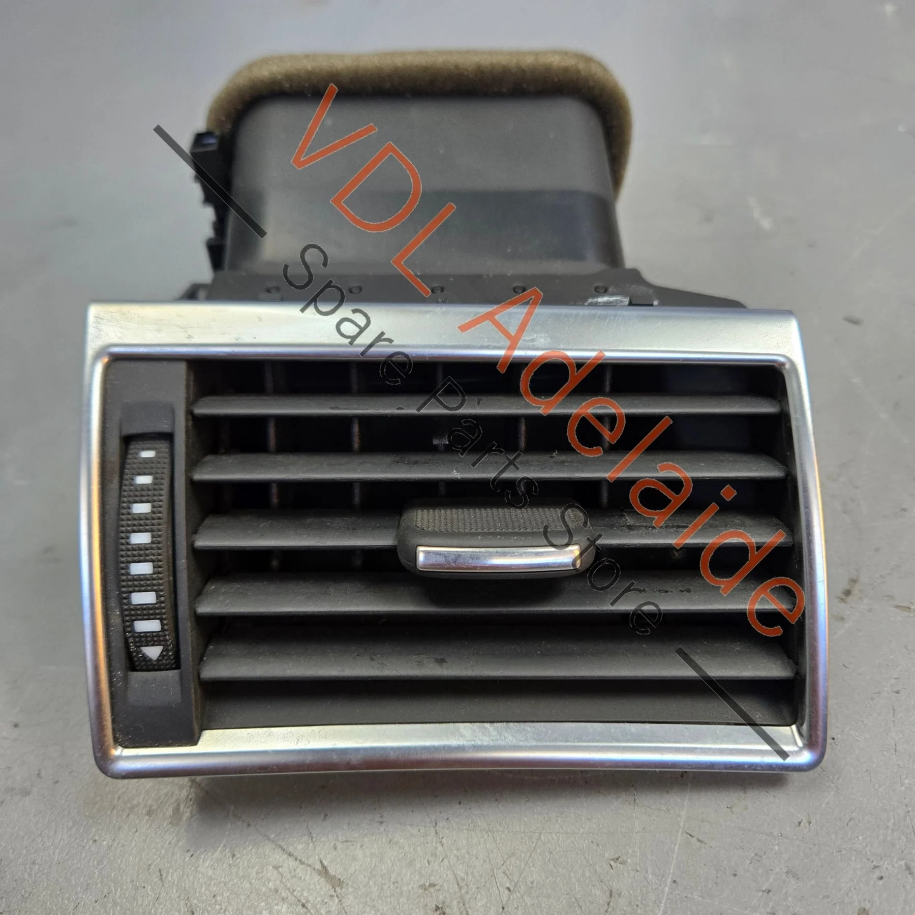 Audi A8 D3 4E Right Side Dashboard Air Vent 4E0820902J 3Q7