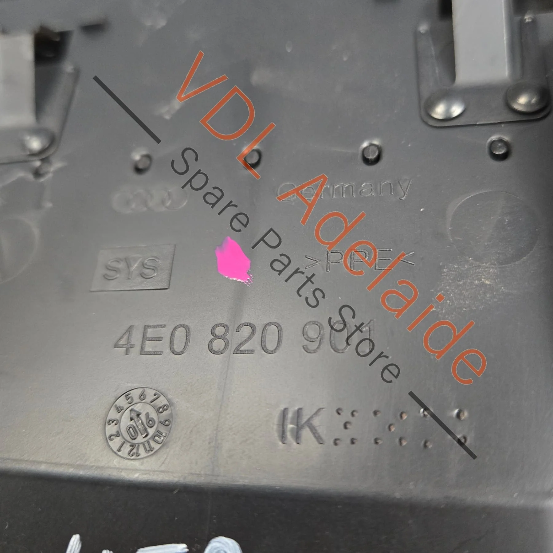 Audi A8 D3 4E Left Side Dashboard Air Vent 4E0820901J 3Q7 - Image 4