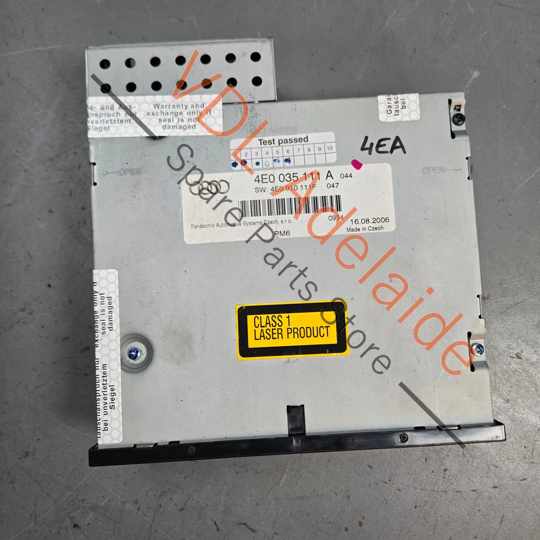 Audi 6 Disc CD Changer 4E0057111 4E0910111 - Image 2