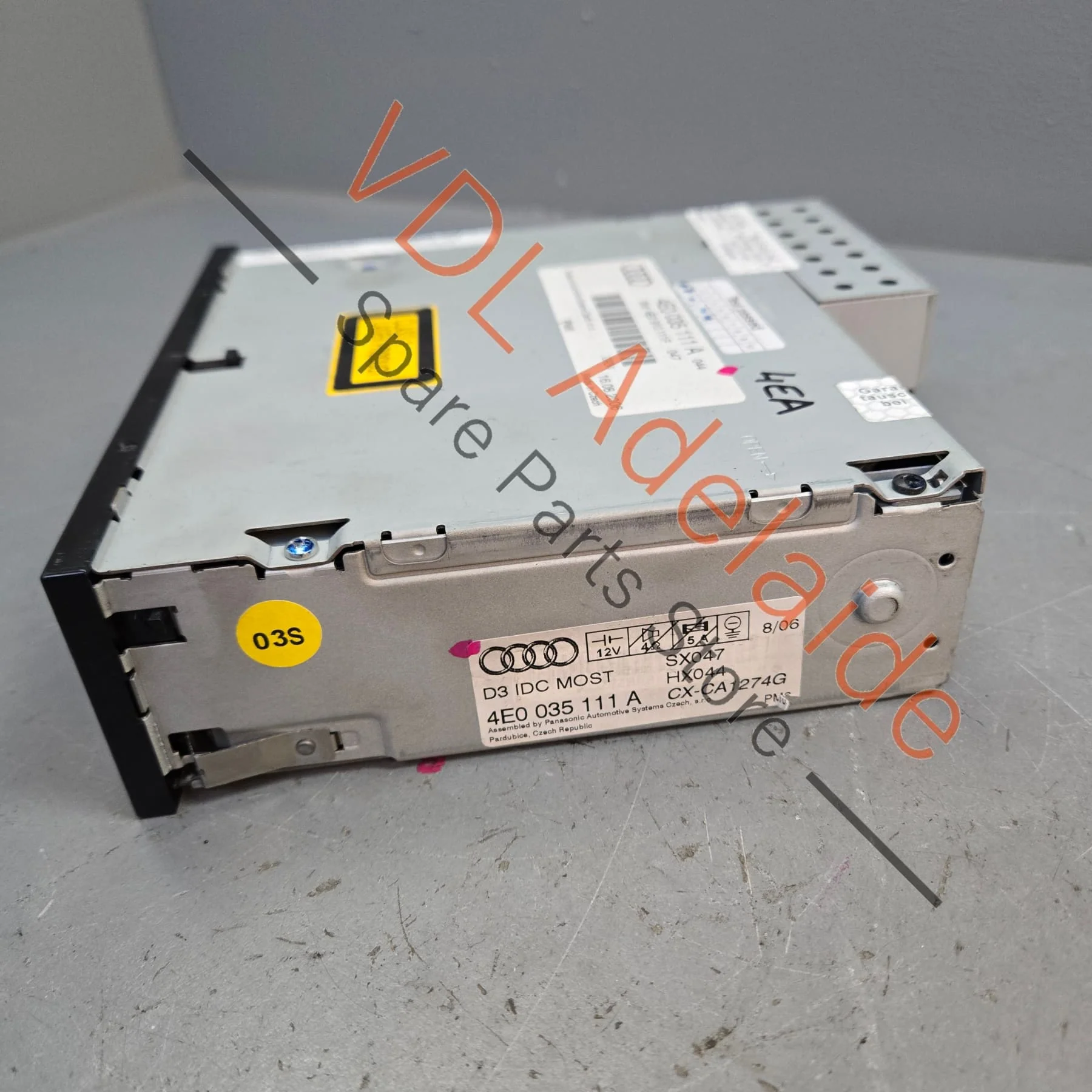 Audi 6 Disc CD Changer 4E0057111 4E0910111 - Image 4