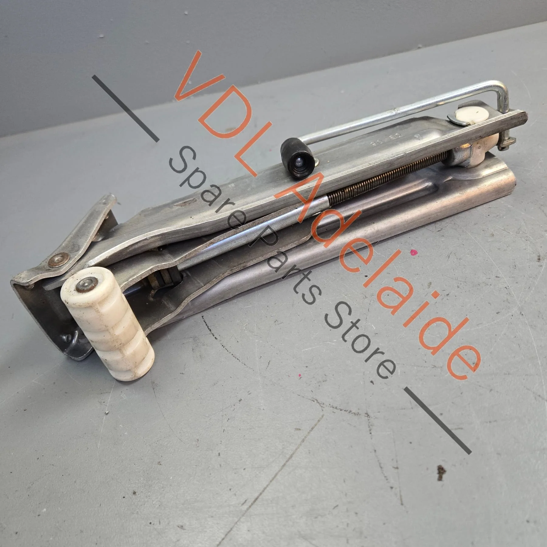 Audi A8 S8 Emergency Flat Tyre Jack 4E0011031B - Image 2
