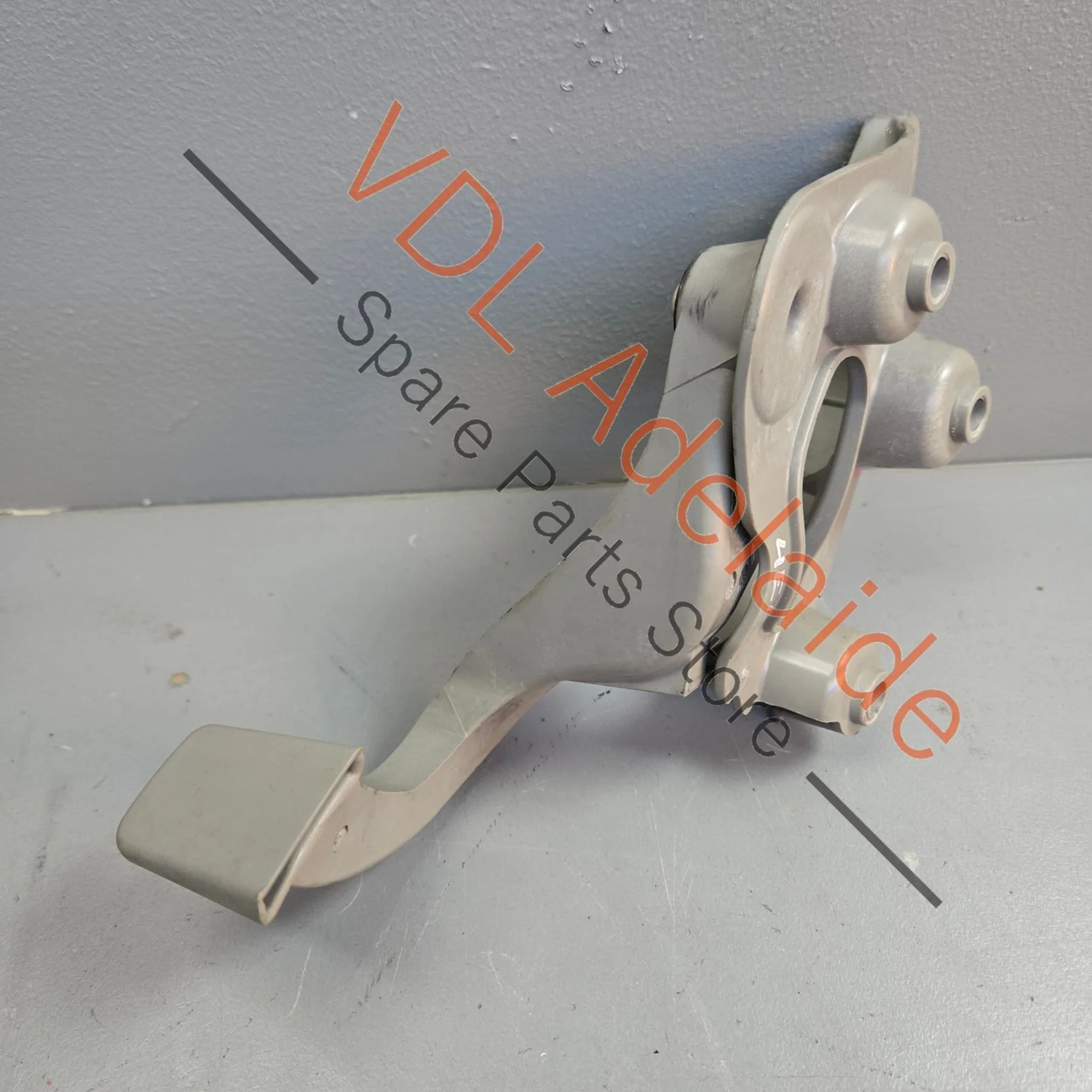 Audi A8 S8 RHD Bonnet Release Handle Grip Pull 4E2823533C E59