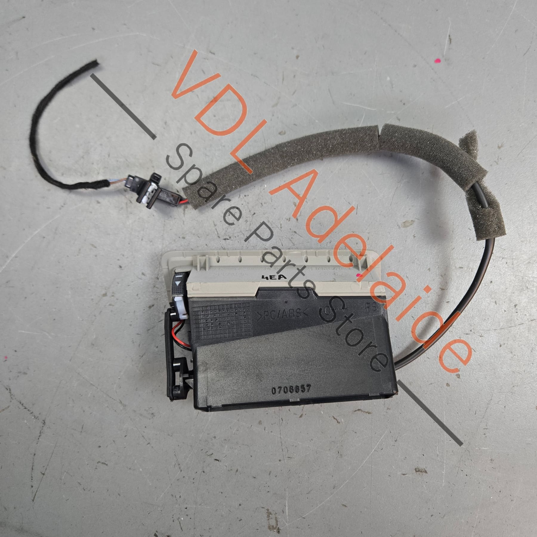 Audi A8 Left B Pillar Passenger AC Vent 4E0819703C 9NQ - Image 4