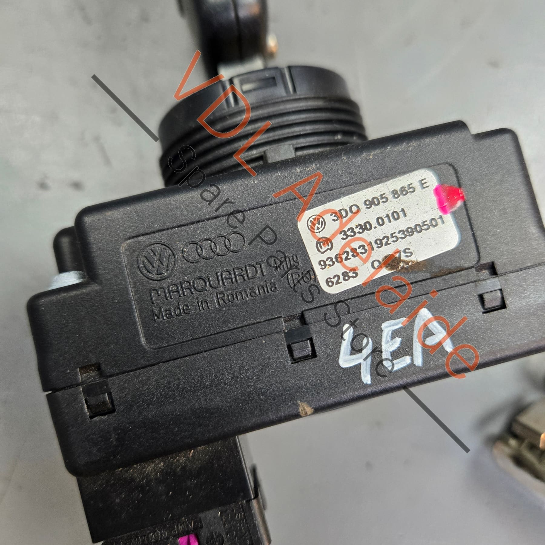 Audi A8 S8 Ignition Start Switch with Matched blade key 3D0905865H - Image 3