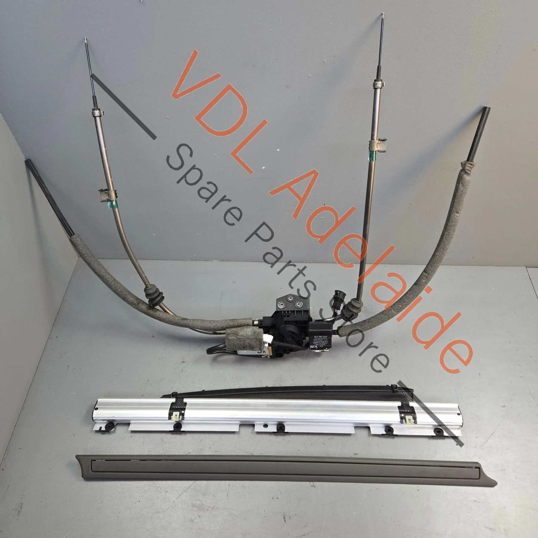 Audi A8 Rear Right Electric Sun Blind Shade with drive motor assy 4E0861334G 4E0861978B