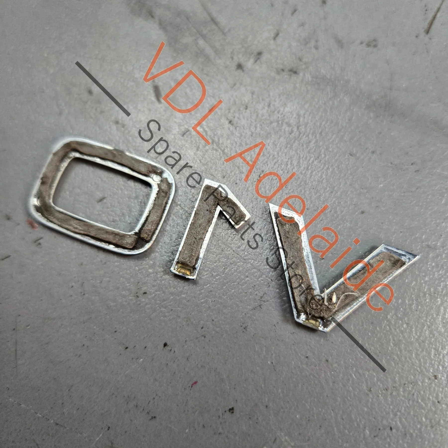 GENUINE Audi V10 Fender Guard Badge Inscription Emblem 4E0853601A 2ZZ R8 S8 RS6 - Image 3
