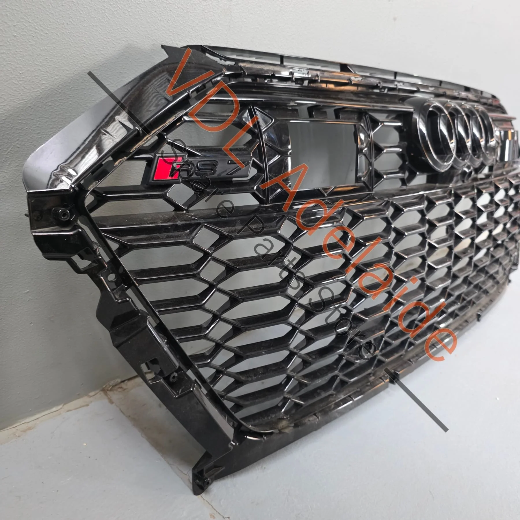 Genuine Audi RS7 4K Front Grille Black Glossy 4K8853651F T94 **some damage** - Image 2