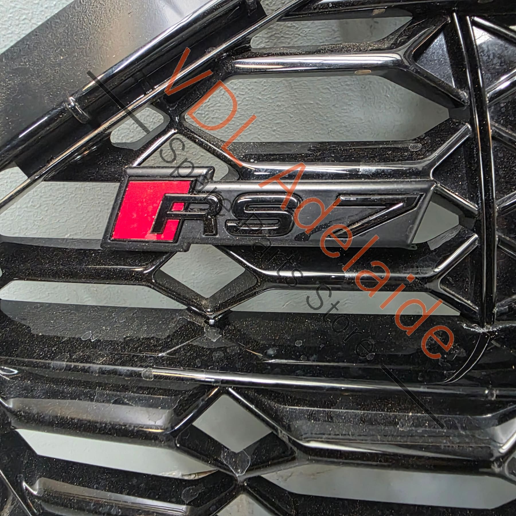 Genuine Audi RS7 4K Front Grille Black Glossy 4K8853651F T94 **some damage** - Image 3