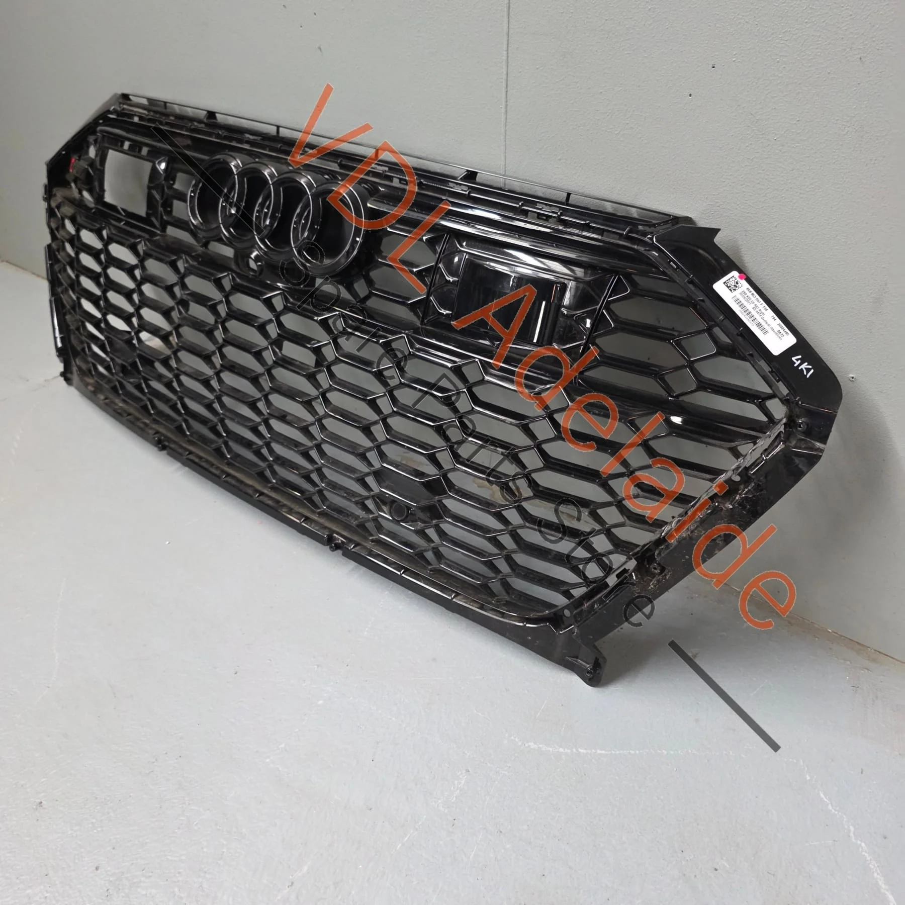 Genuine Audi RS7 4K Front Grille Black Glossy 4K8853651F T94 **some damage** - Image 4
