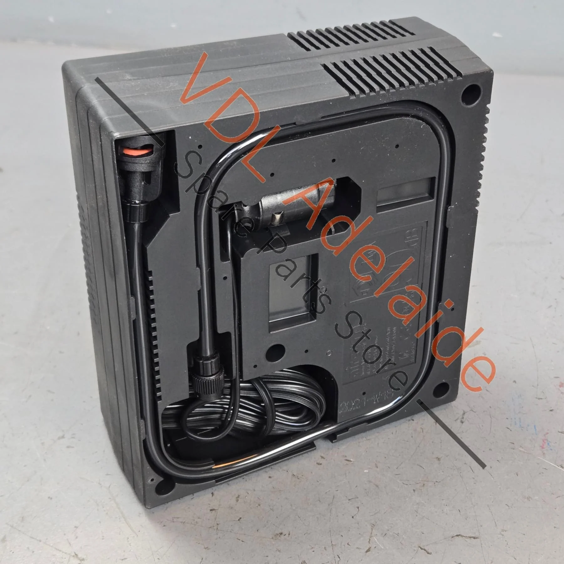 Audi Volkswagen Emergency Air Compressor 12v Tyre Pump 8P0012615E - Image 3