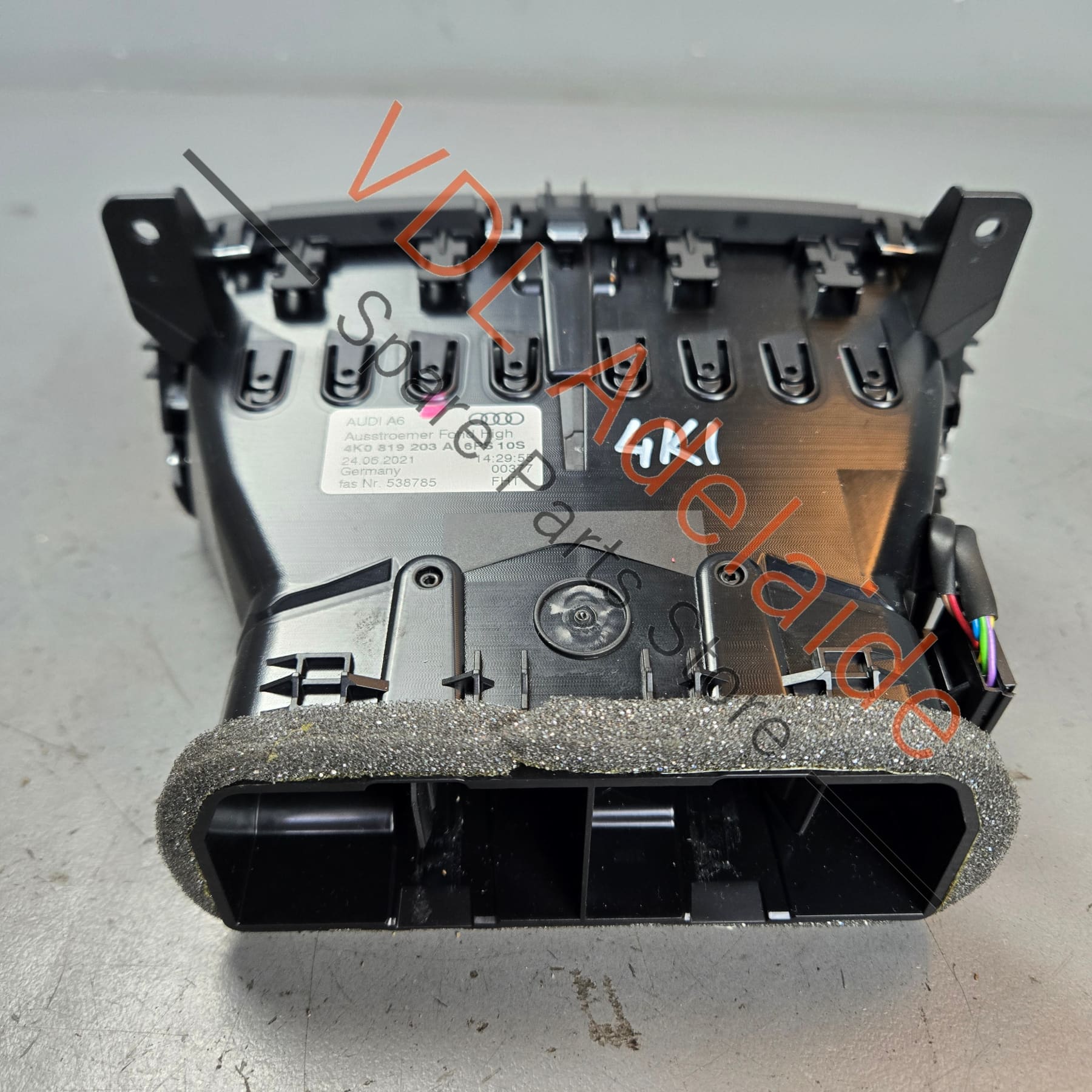 Audi E-Tron S7 A6 A4 TT Rear Air Vent 4K0819203A 6PS - Image 2