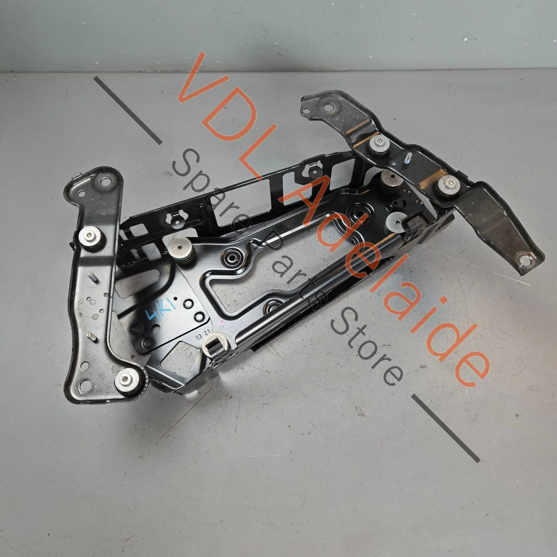 Audi A6 A7 S7 RS7 Air Suspension Pump Bracket 4K0616005C - Image 3