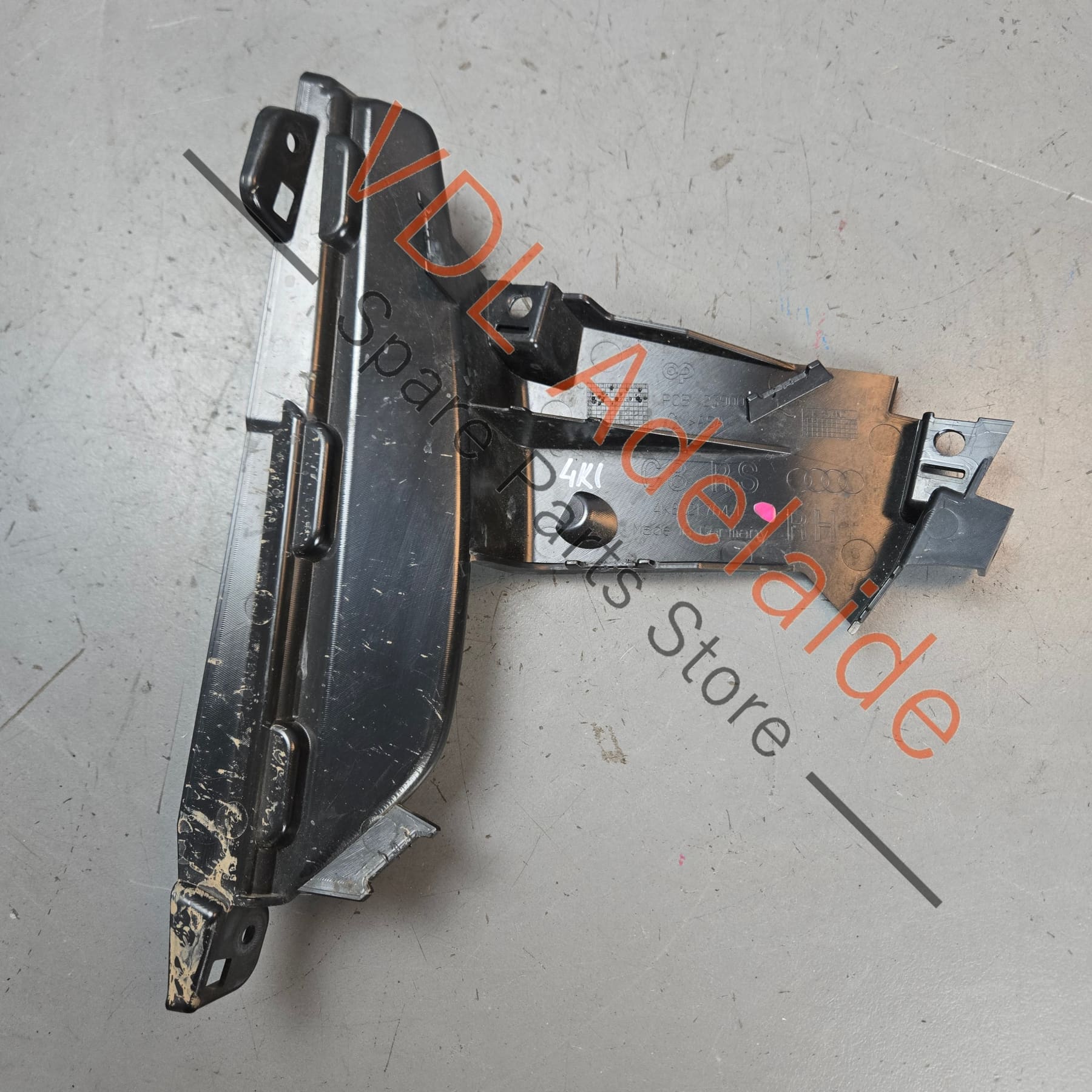 Audi RS7 Front Bumper Guide Bracket Right 4K8121464A