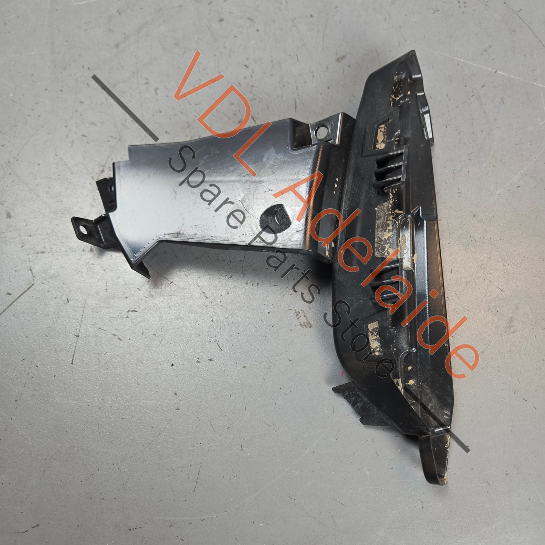 Audi RS7 Front Bumper Guide Bracket Right 4K8121464A - Image 4