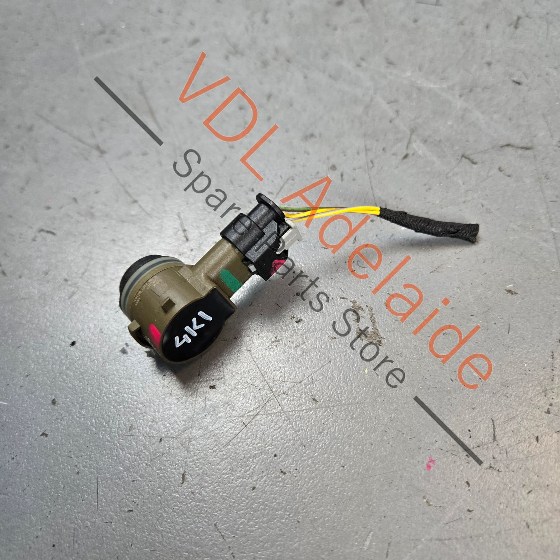 Audi Parking Sensor 5Q1919275 - Image 2
