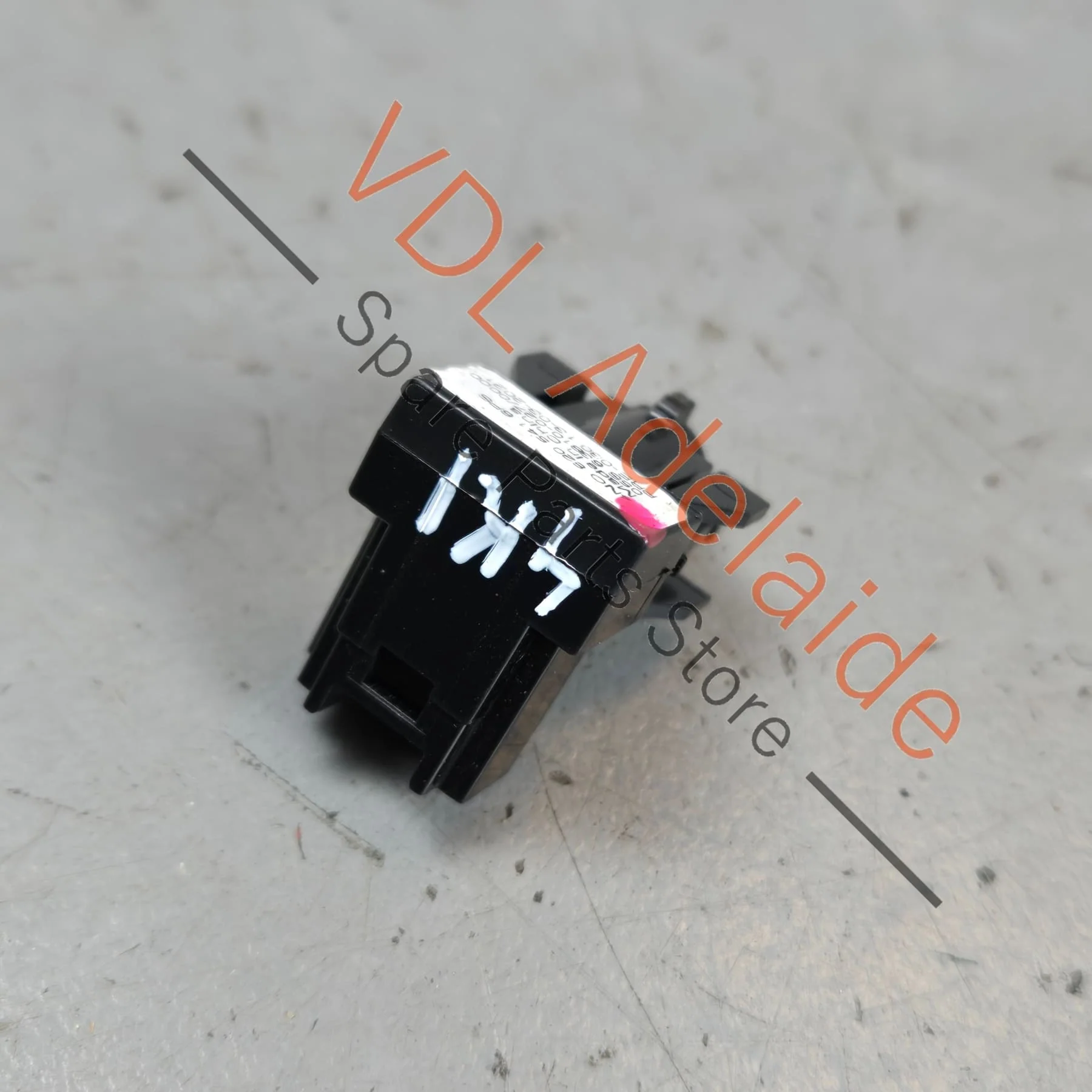 Audi A7 Q8 E-tron Quattro Cabin Air Temperature Sensor 4N0820541 6PS - Image 2