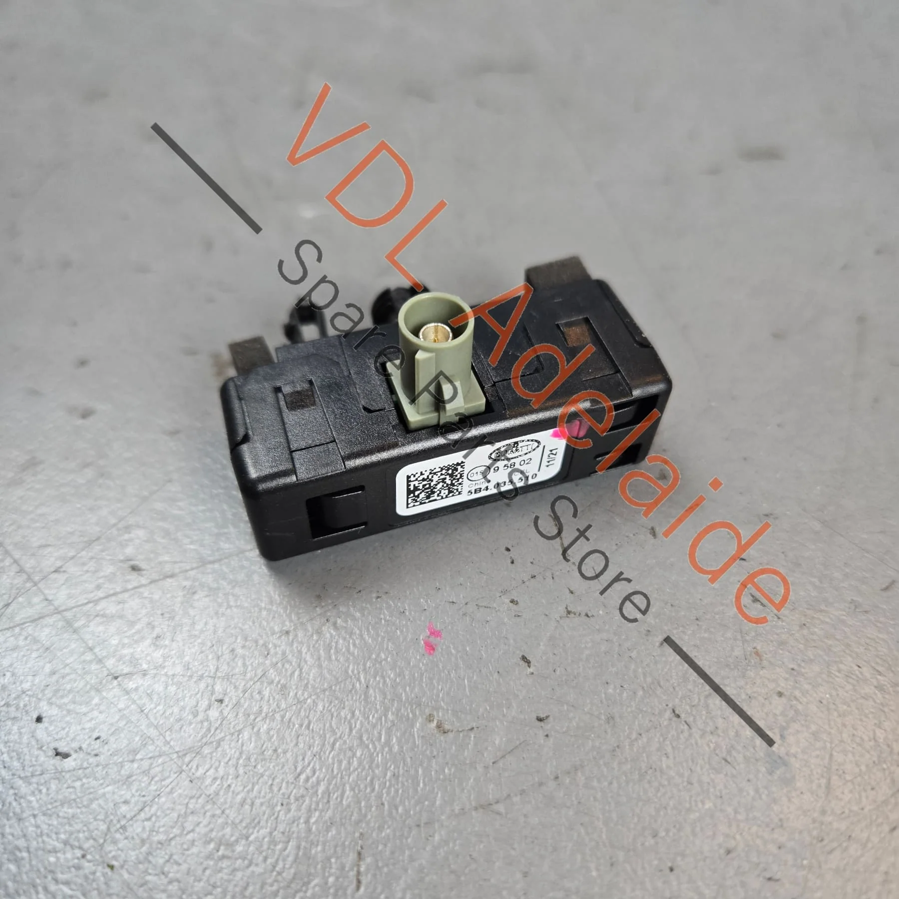 Audi Antenna Amplifier Aerial Module Control Unit 5B4035510