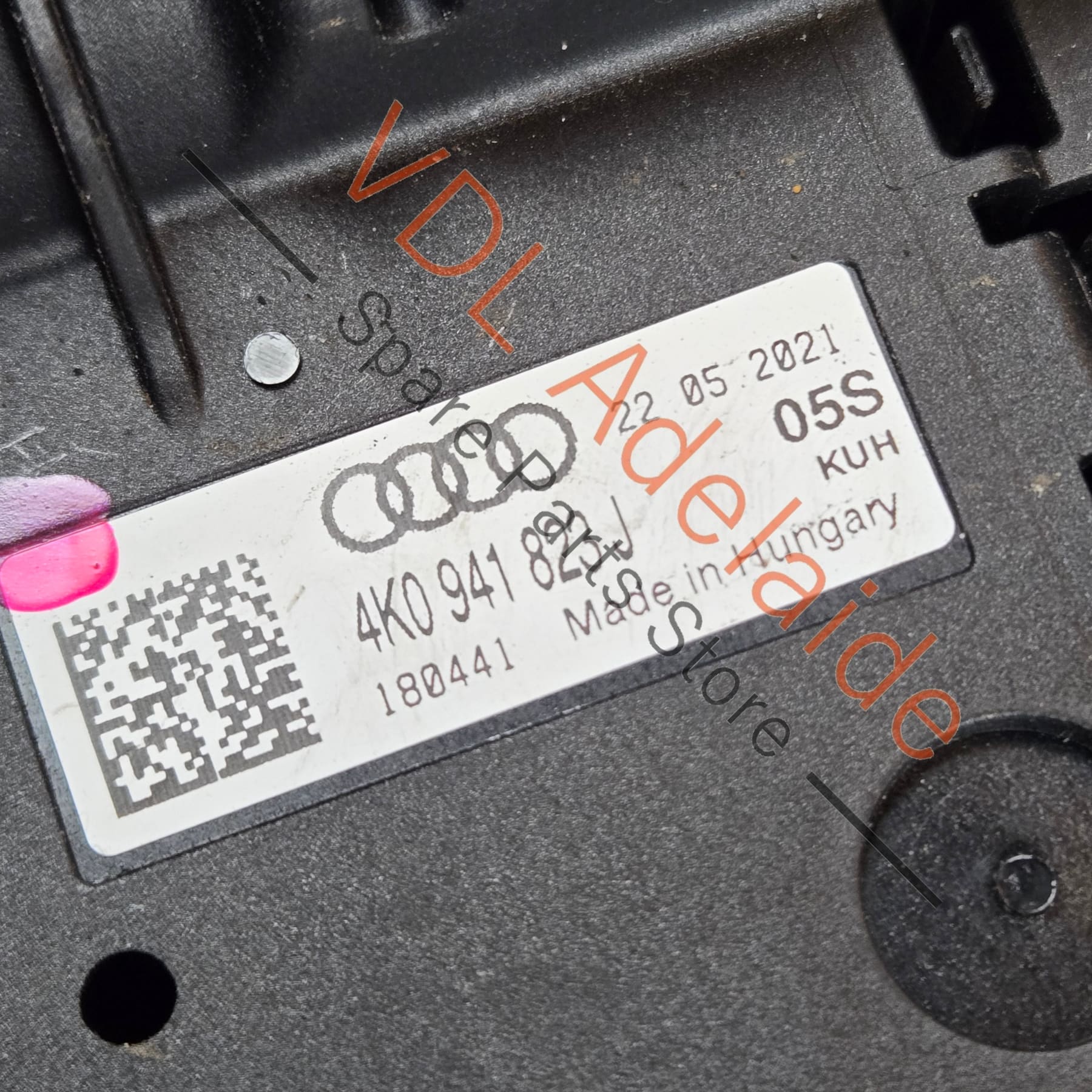 Audi 4K0941823J Junction box - Battery Connection Potential distributor - Image 4