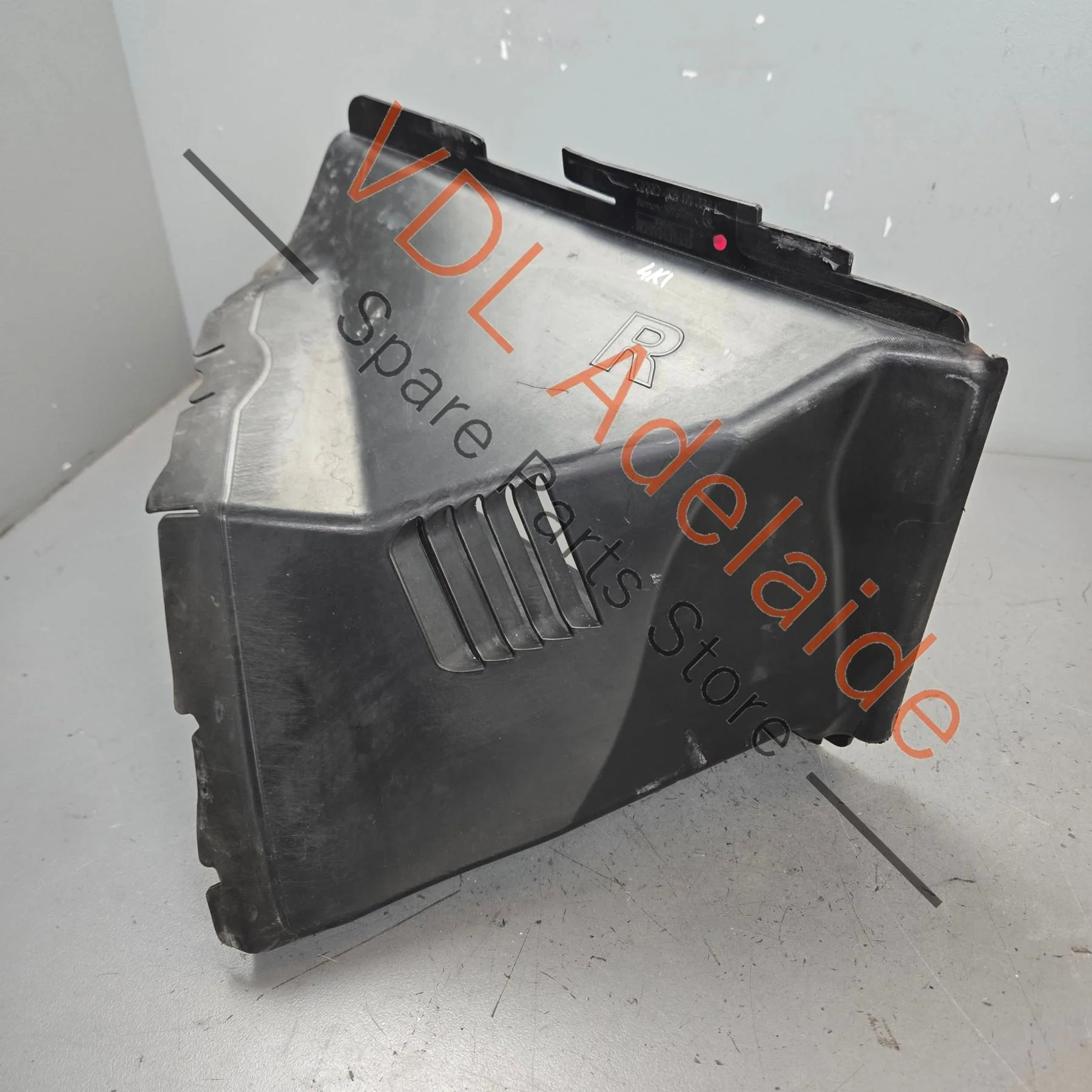 Audi RS7 Front Right Intercooler Air Duct Guile 4K8121334K - Image 4