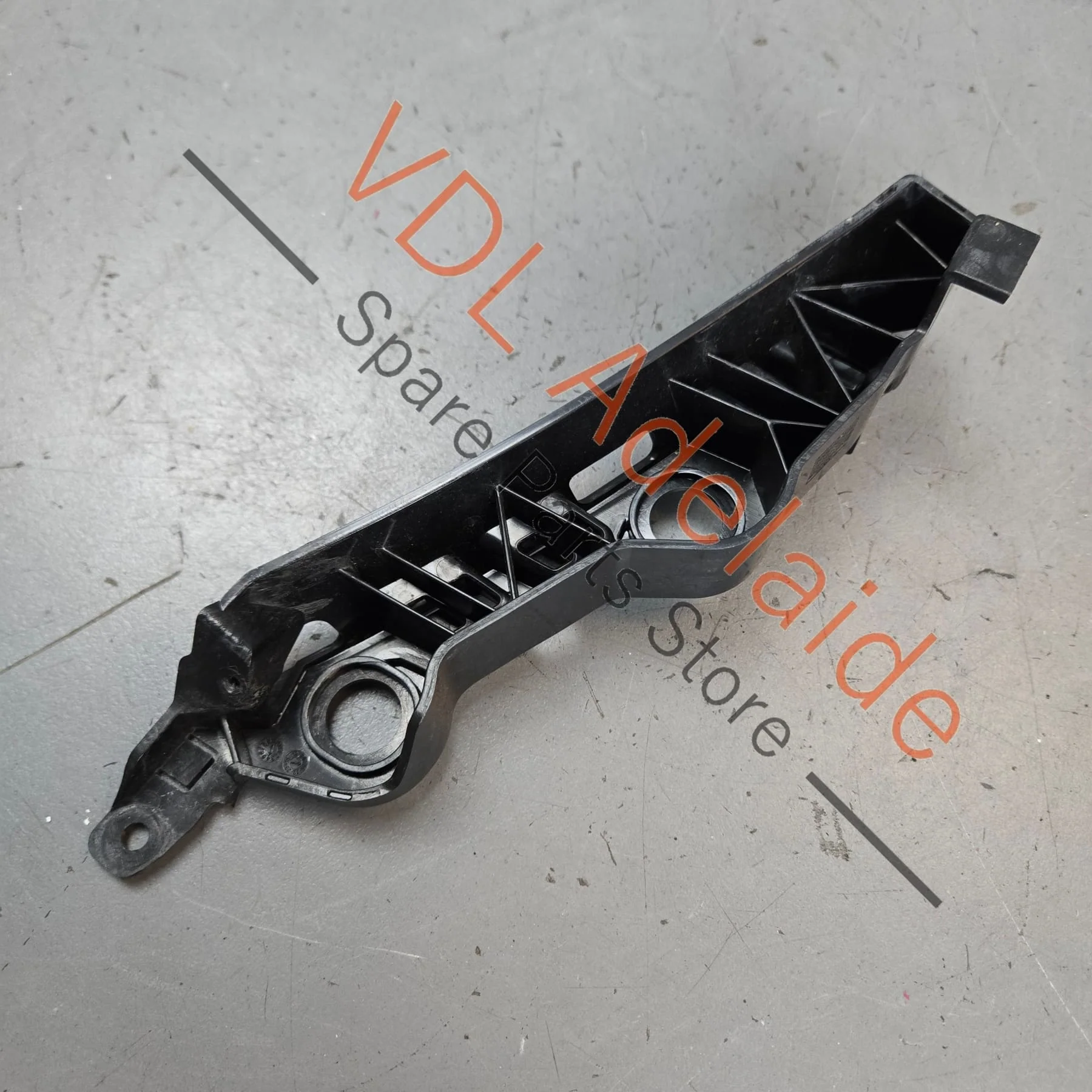 Audi RS7 Front Right Fender Bumper Bracket Guide 4K8807284A - Image 2