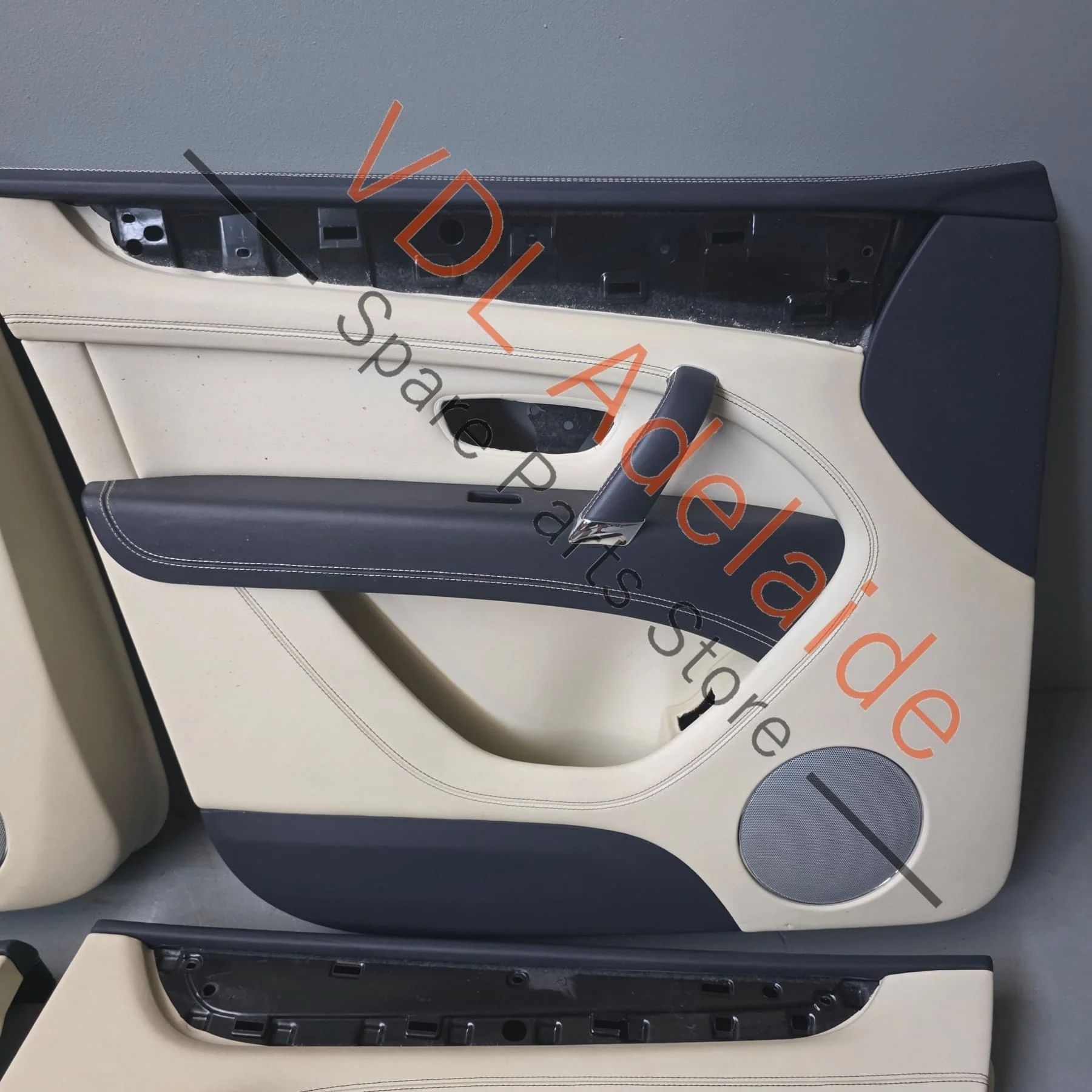 Bentley Bentayga Set of Door Trim Leather Hyde Colour Linen / Imperial Blue - Image 4