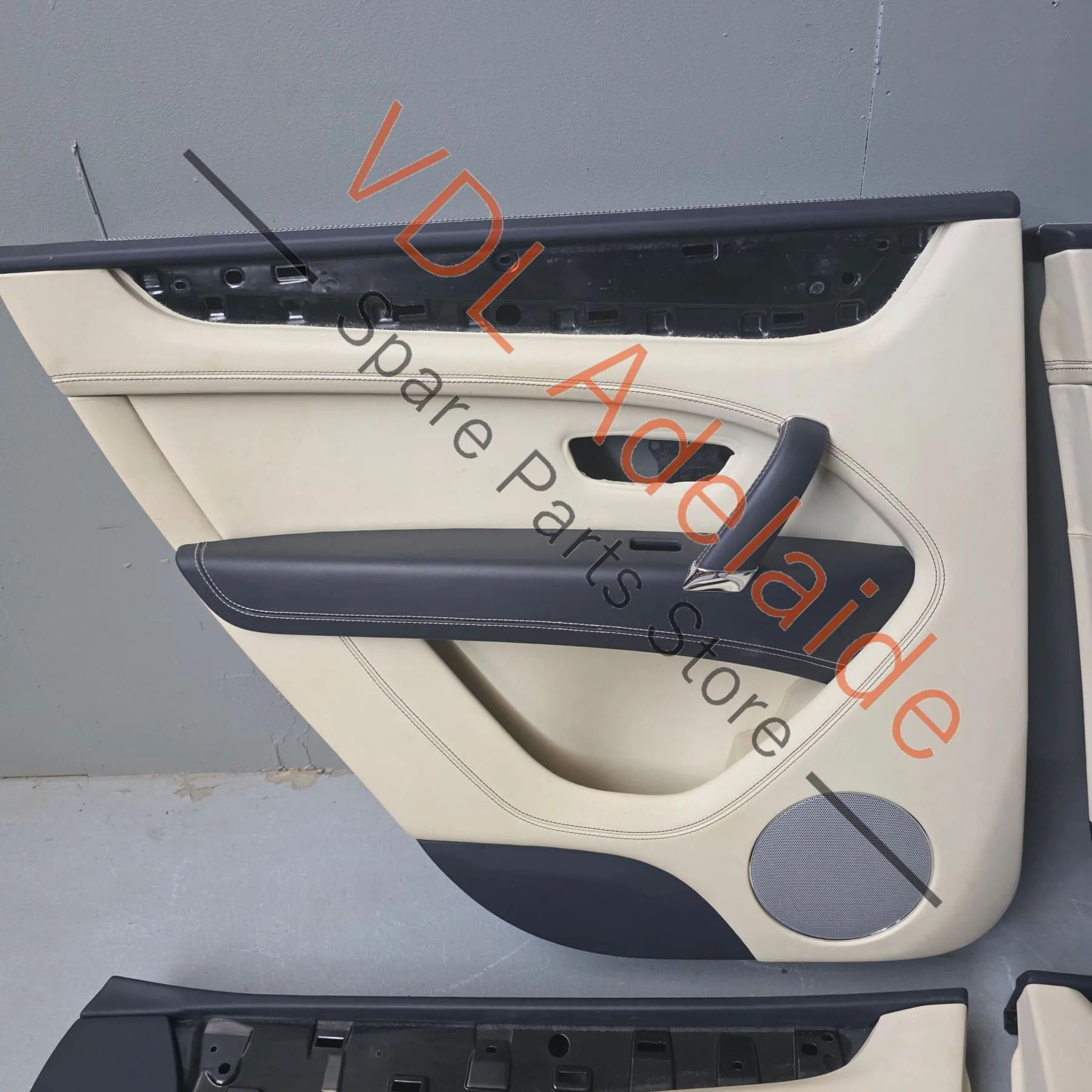 Bentley Bentayga Set of Door Trim Leather Hyde Colour Linen / Imperial Blue - Image 5