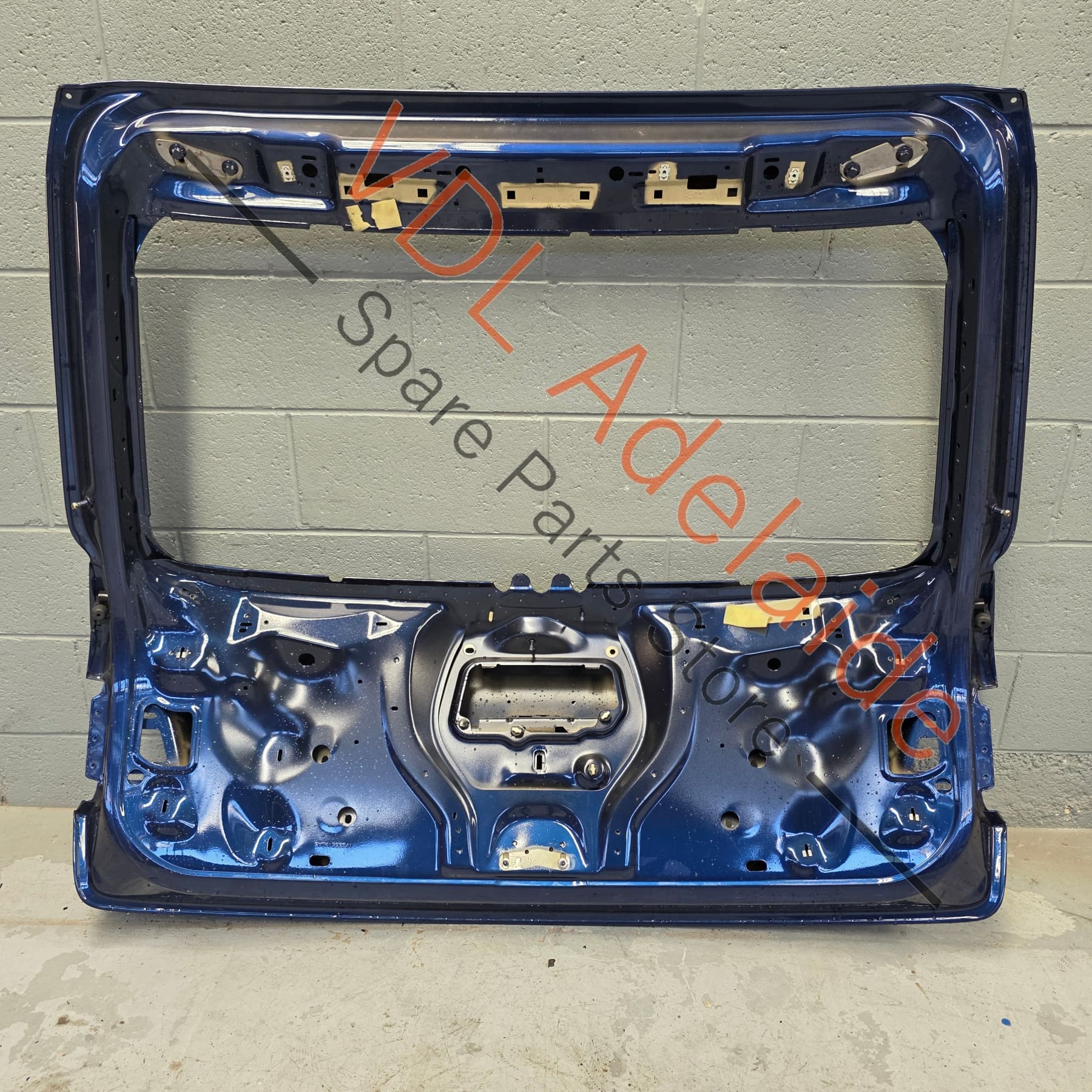 Bentley Bentayga Rear Boot Lid Hatch Panel - Image 2