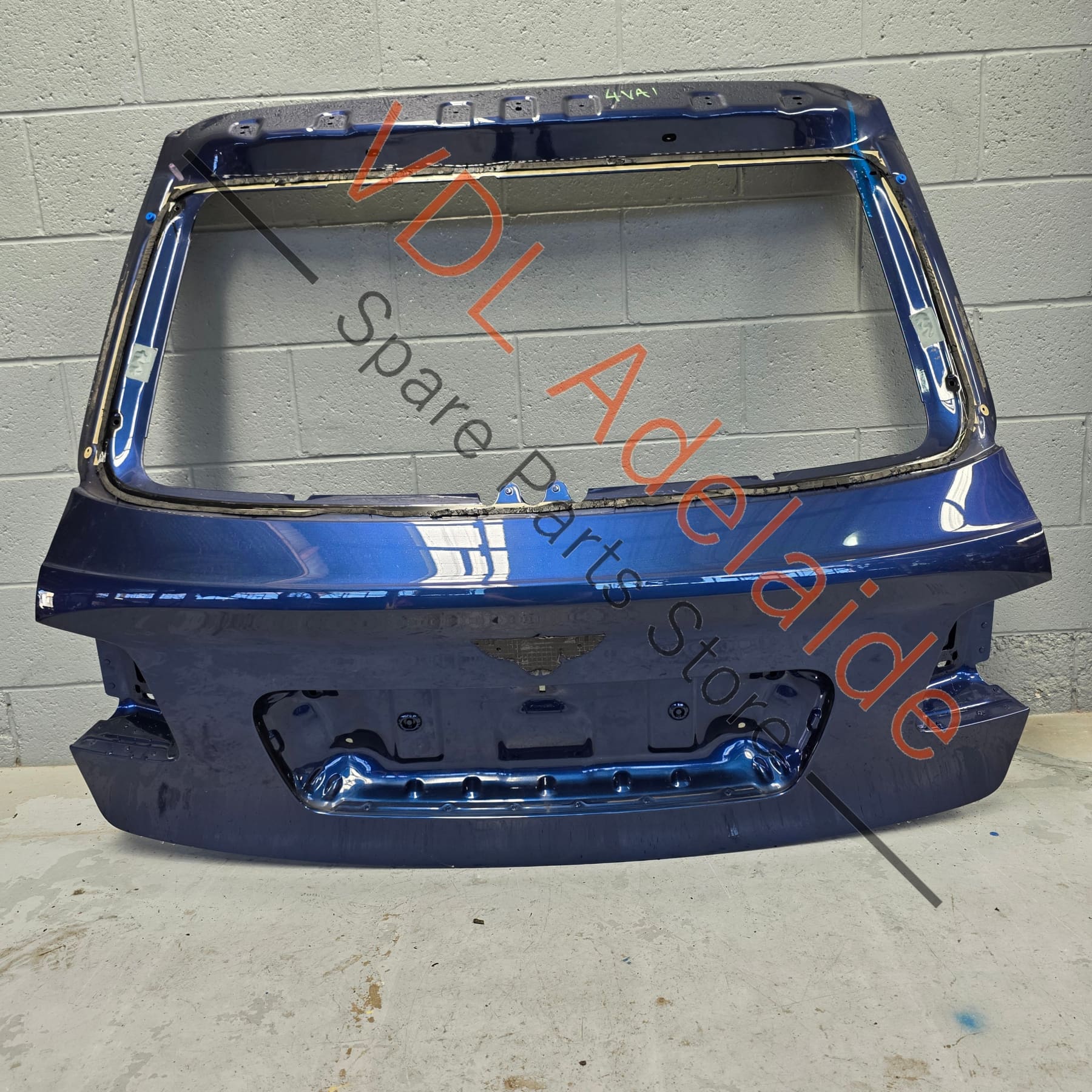 Bentley Bentayga Rear Boot Lid Hatch Panel - Image 3