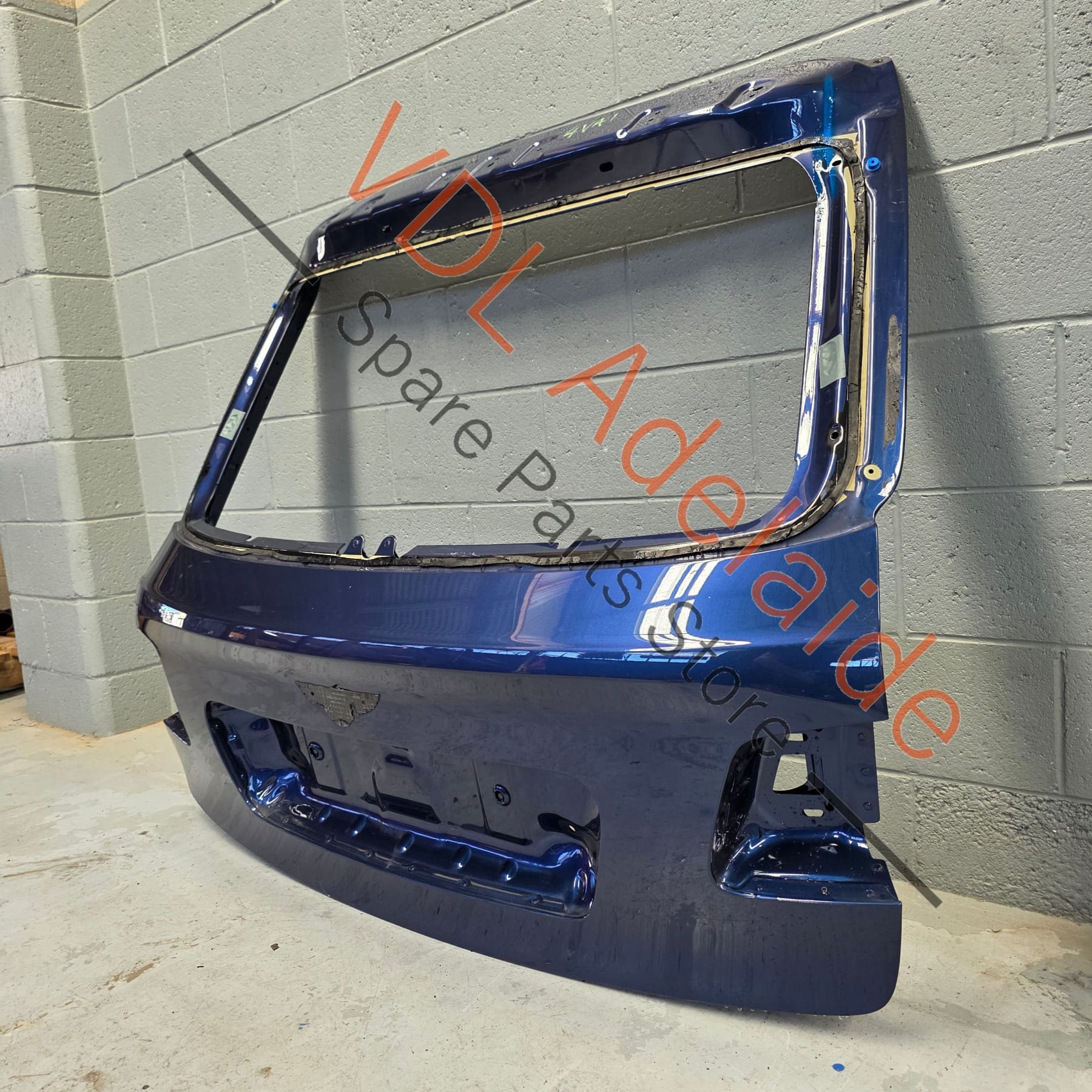 Bentley Bentayga Rear Boot Lid Hatch Panel - Image 4
