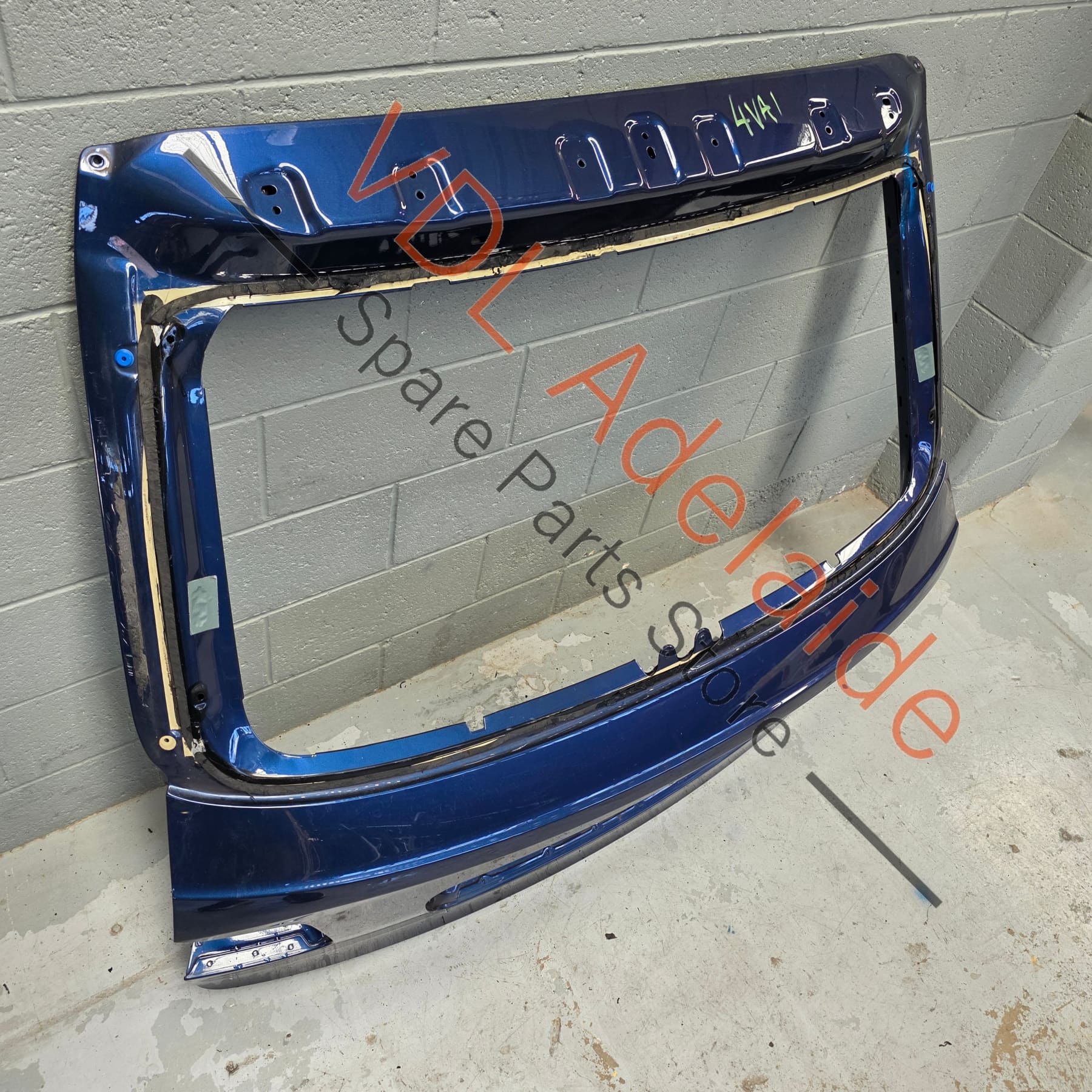 Bentley Bentayga Rear Boot Lid Hatch Panel - Image 5