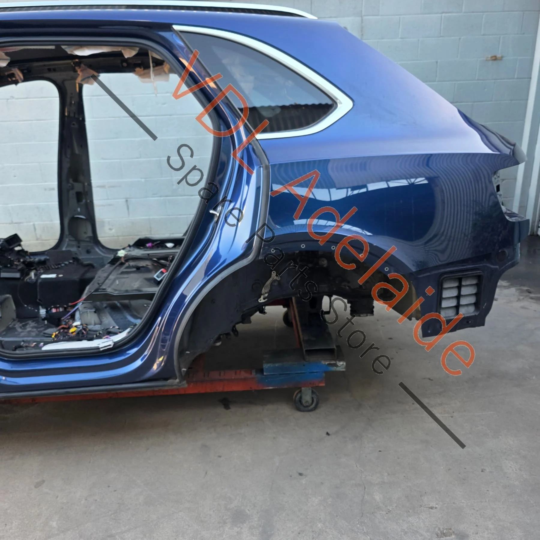 Bentley Bentayga 4V Left Rear Fender Chassis Section Cut