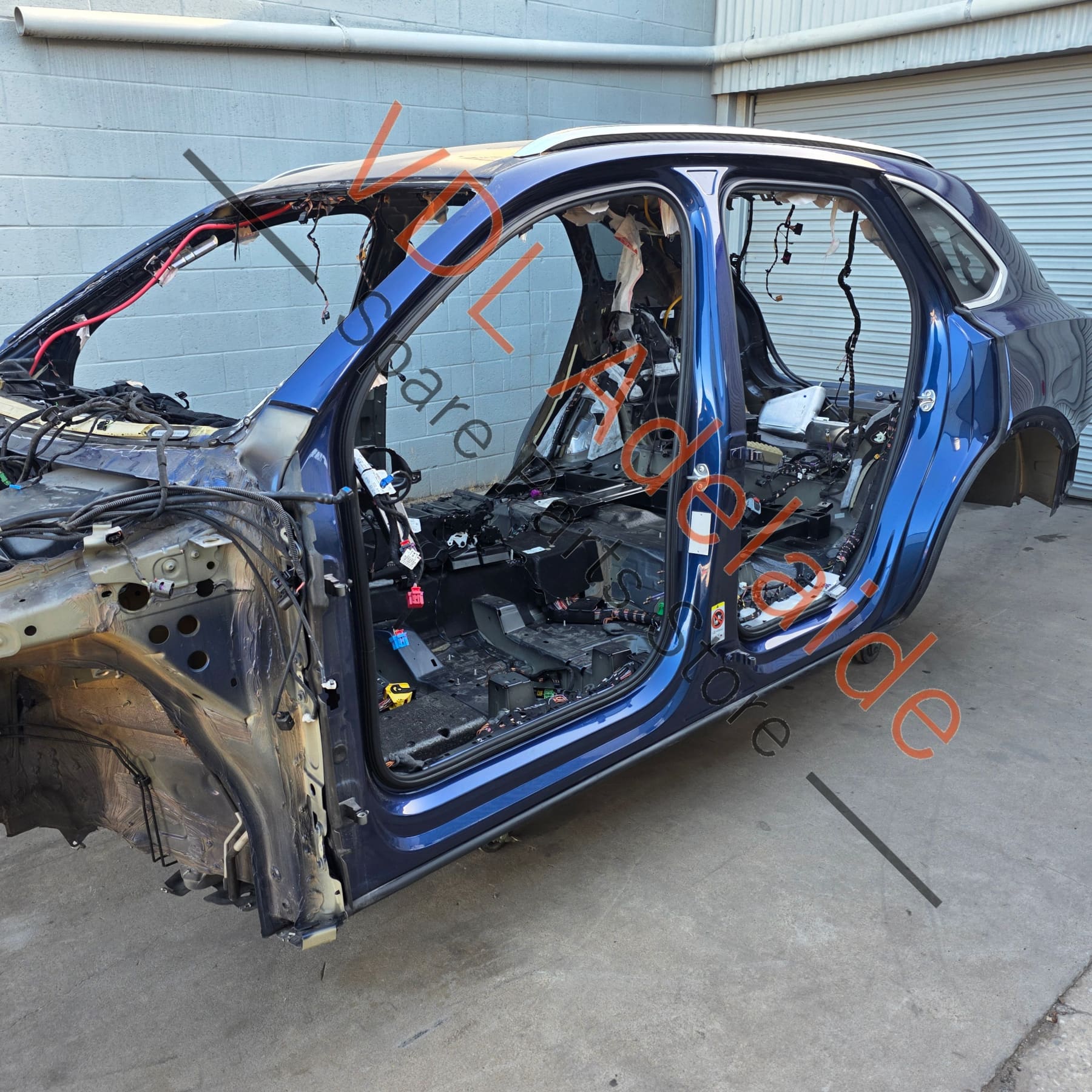 Bentley Bentayga 4V Left Rear Fender Chassis Section Cut - Image 5